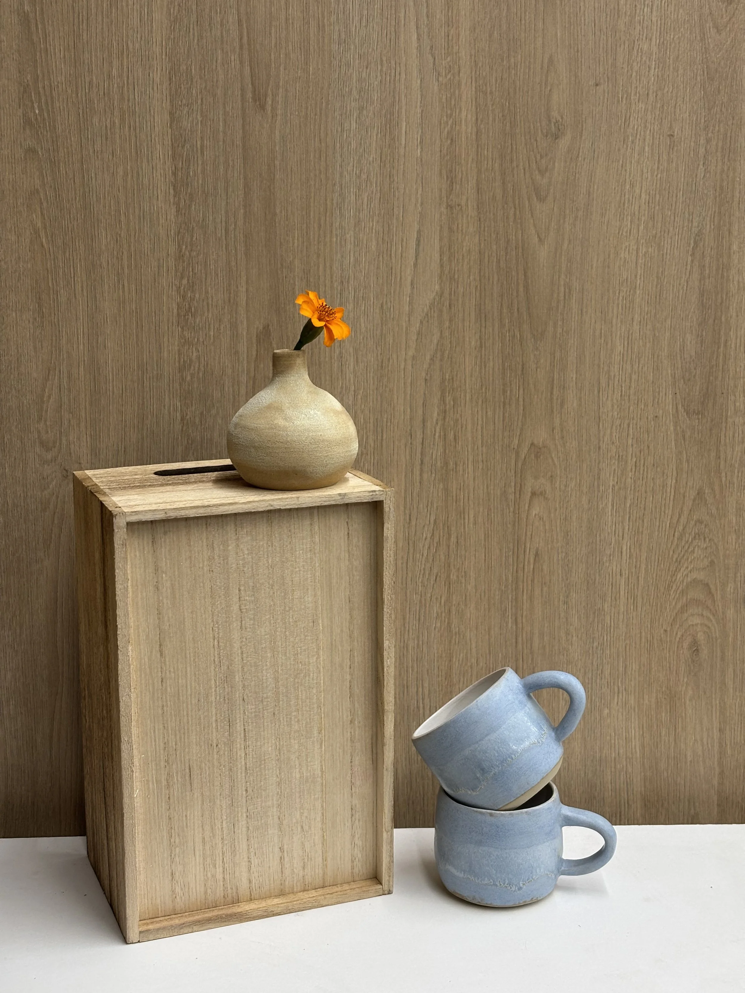 Blåe kopper med hank