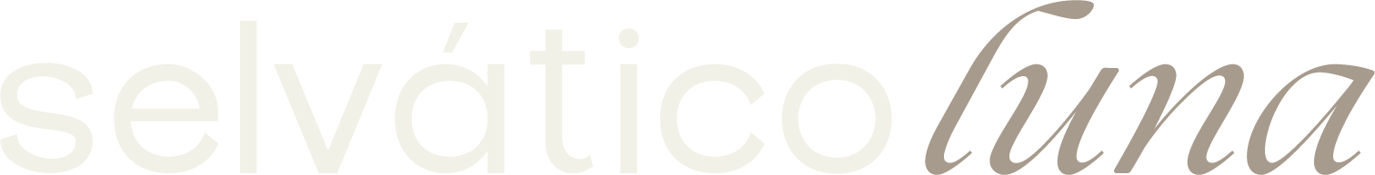 Texto en la imagen que dice 'selvático una' con estilo de letra variado y colores en tonos neutros.