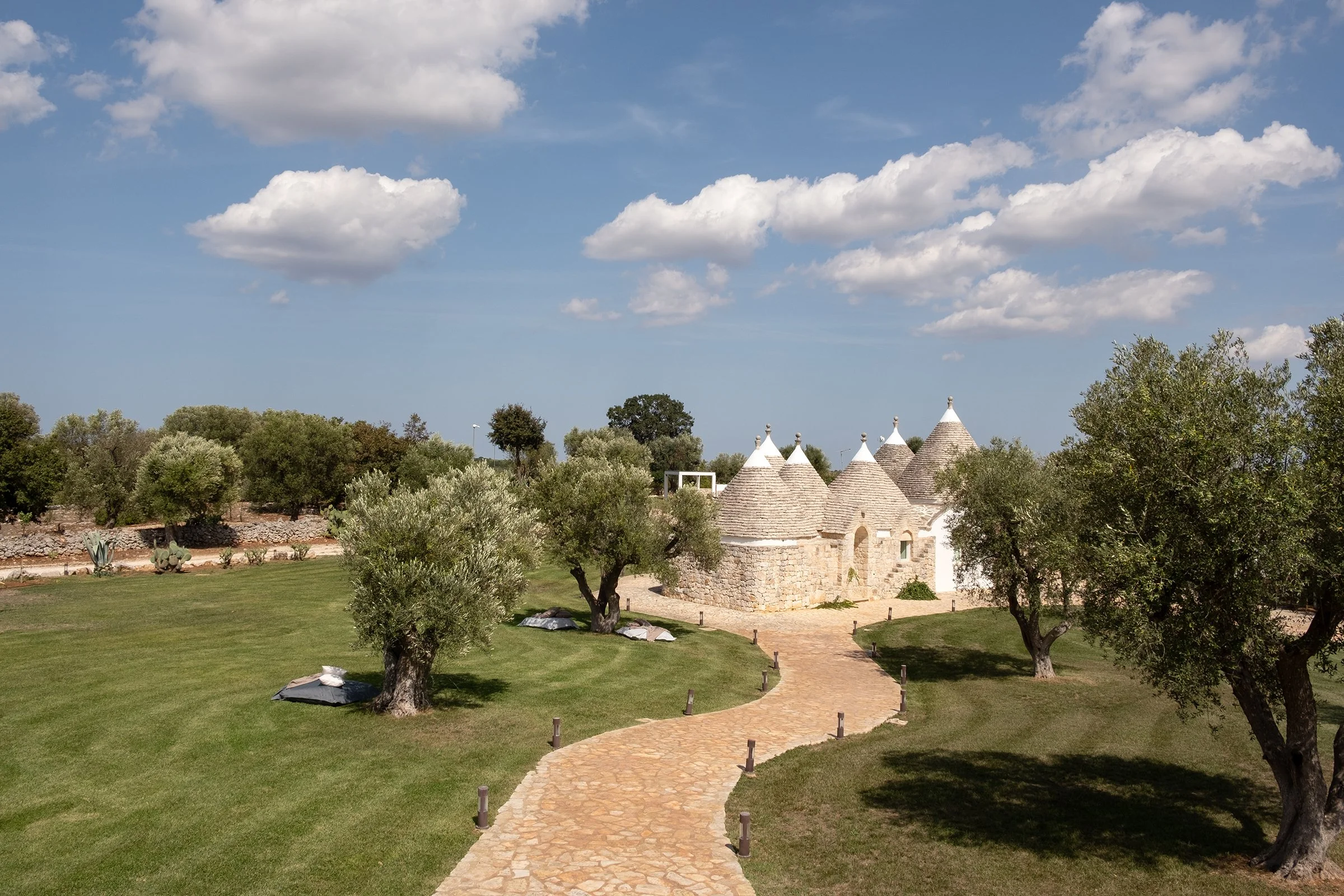 Trulli_Andrea_esterni_+_contrasto_SEPT25_21.jpg