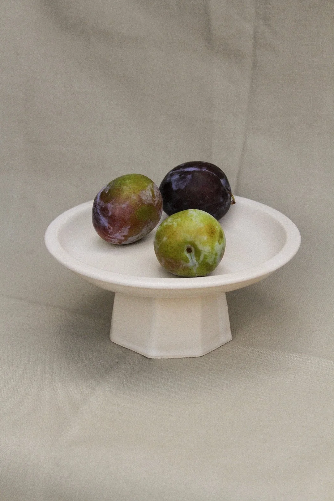 Pedestal plate
