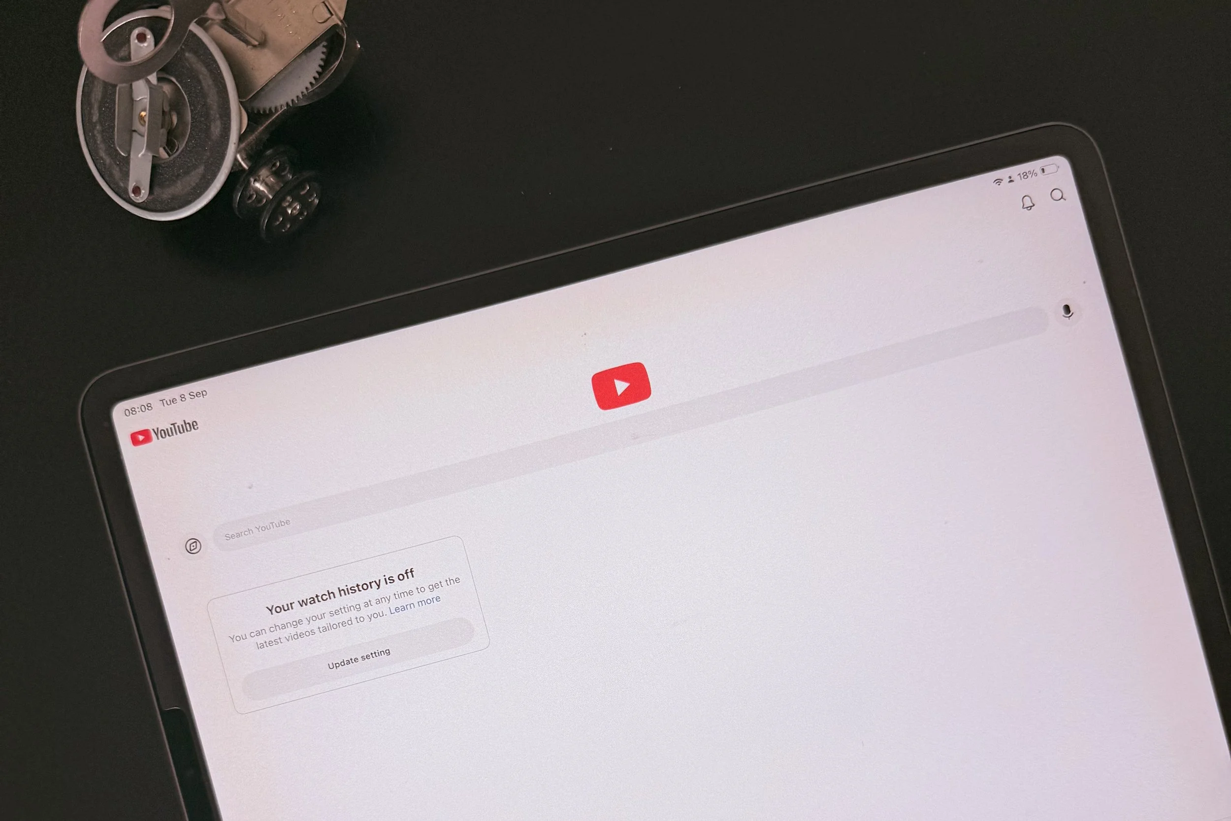 My empty YT landing page allows me to focus on my intent.