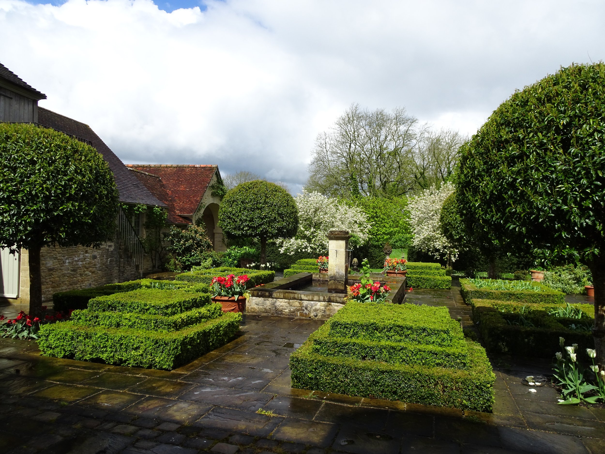 english formal courtyad