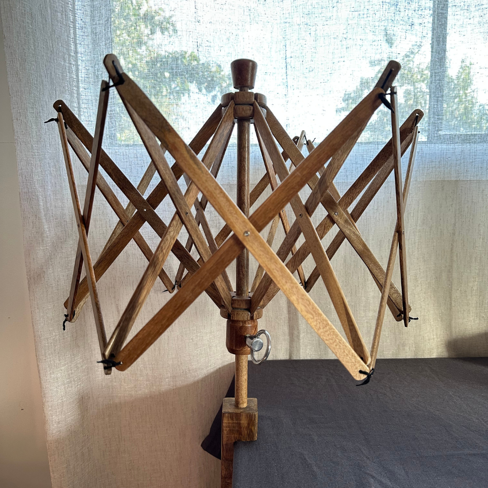 LYKKE Umbrella Yarn Swift - Mango Wood