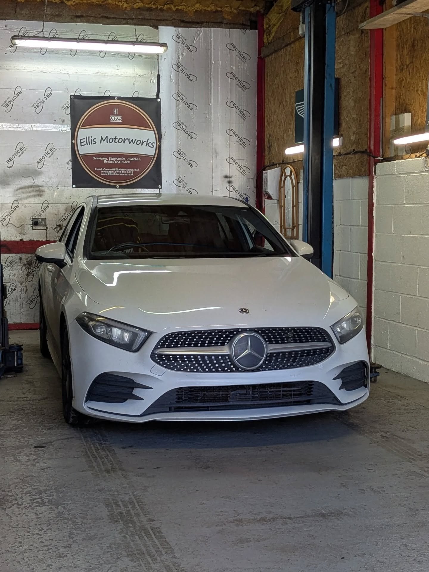 Had this Mercedes A Class  in for a set of rear brake discs and pads along with an occasional "squeak" upon start up.
The customer came in last week for myself to diagnose the squeak and rebook for a later date so already had the parts wait
