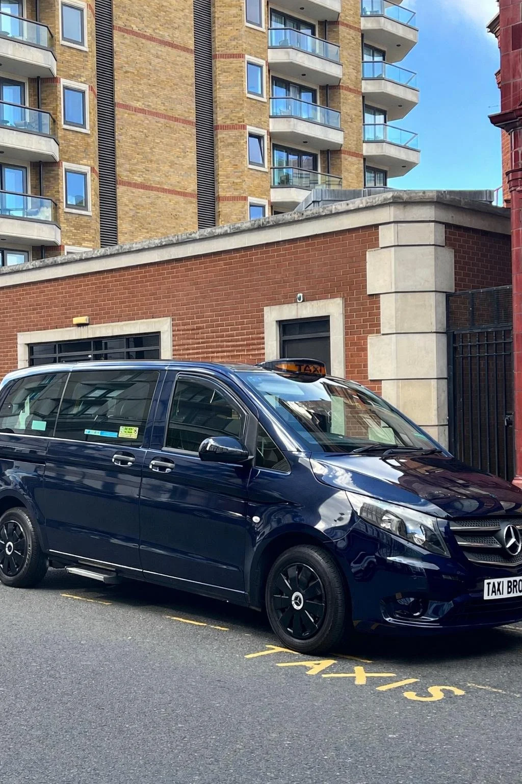 Mercedes-Benz Vito Taxi EU6
Year: 2017
Mileage: 133,856
Colour: Blue