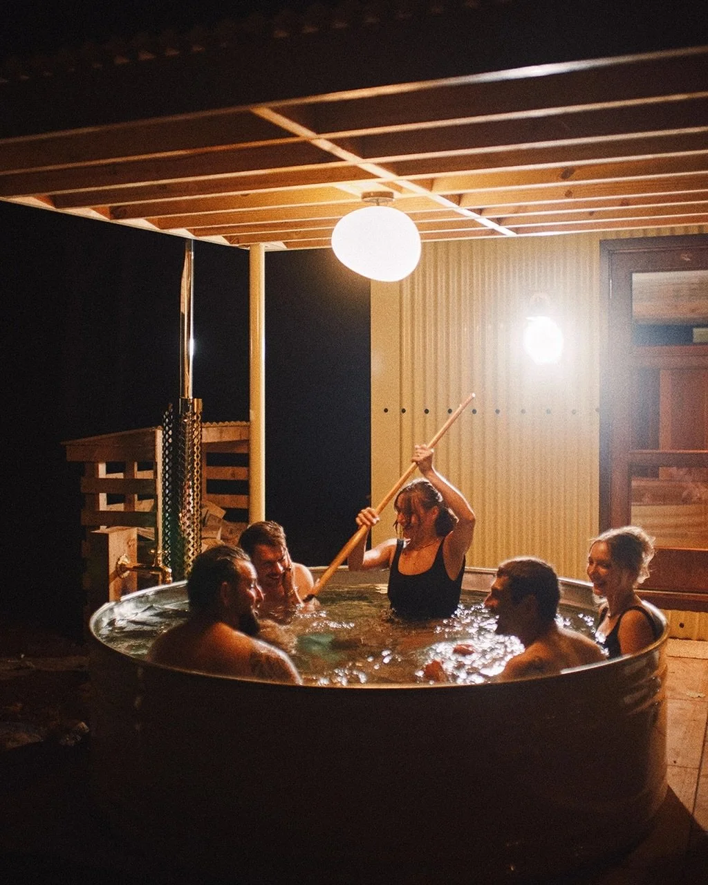 Weekend plans loading 🎂🧖&zwj;♀️🍸

Private hot tub and sauna
8 guests, 4 rooms
Iconic 70s inspired spaces
Nestled in the heart of the Cotswolds

Joining us?