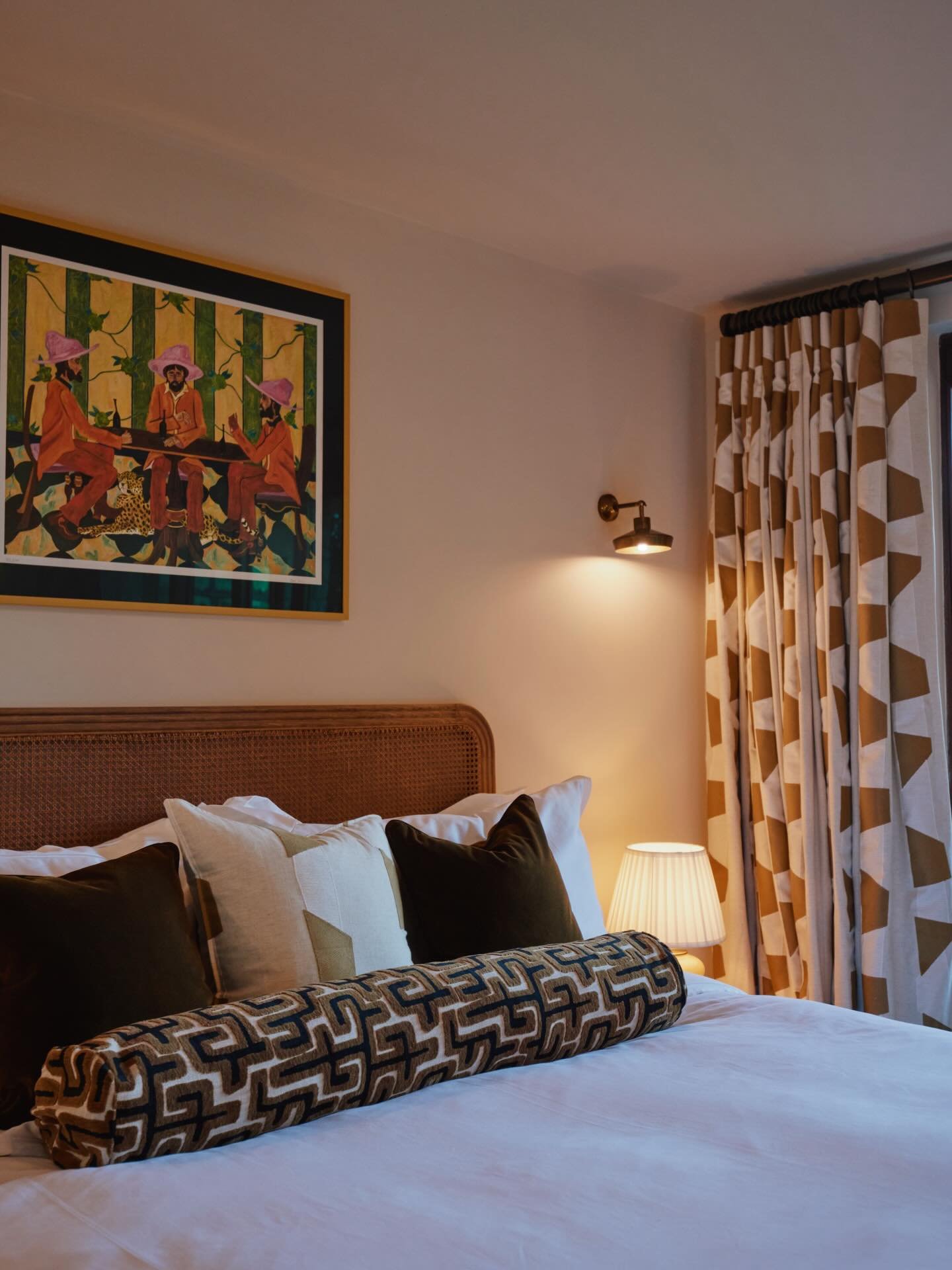 Slow down, settle in, and make yourself at home 💛