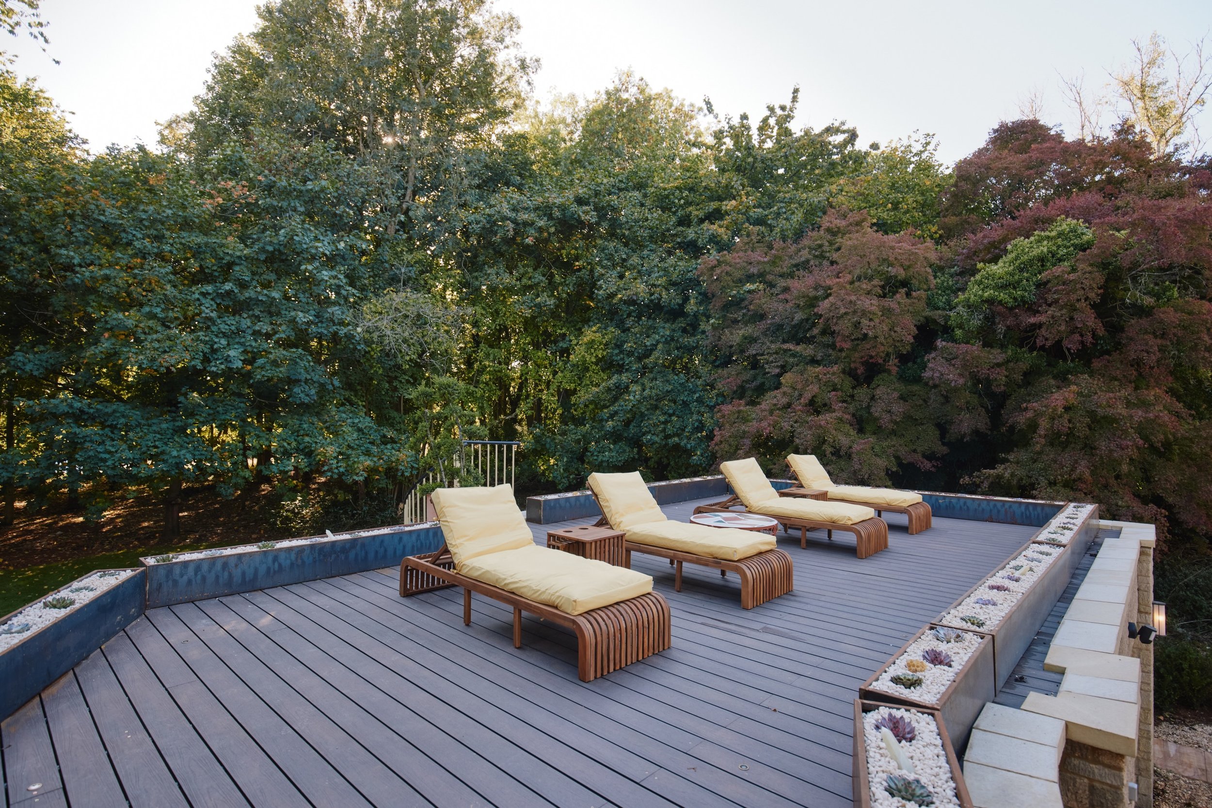 Plans: lounging on the terrace and dinner on the patio. Villa Vista is made for summer 🌞🍋💛

July dates are open