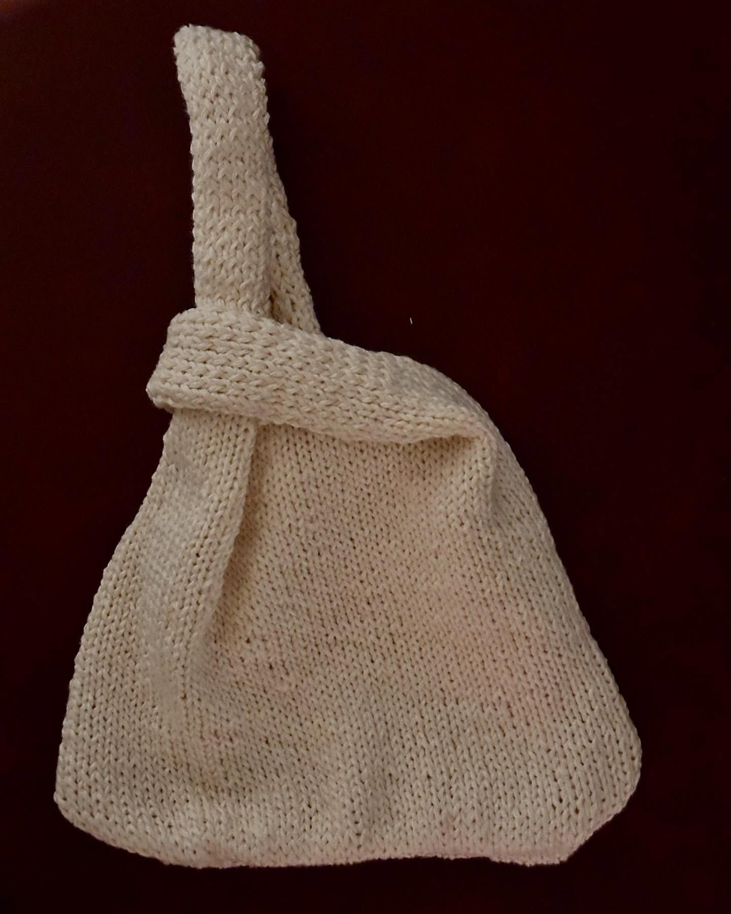 Sneak peak from this Saturday&rsquo;s knitting podcast: I whipped up the Dumpling Bag by @purlsoho in a little less than a week for a friend&rsquo;s birthday! Very easy pattern to follow (although I wish I&rsquo;d learned Kitchener stitch instead of 