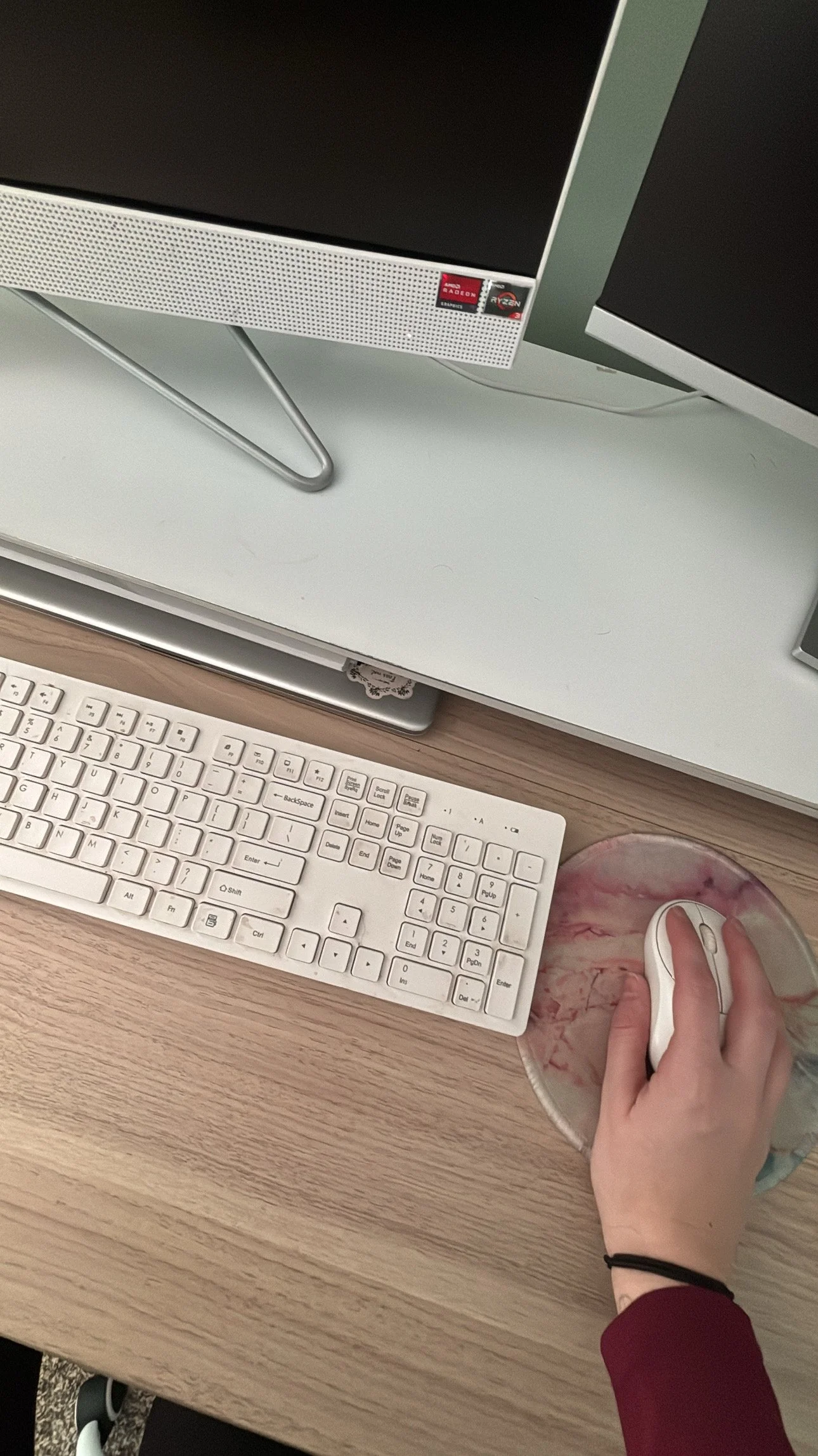 Behind the Schedule: How I Balance a 9–5, VA Clients, and Mom Life (Without Burning Out)&nbsp;