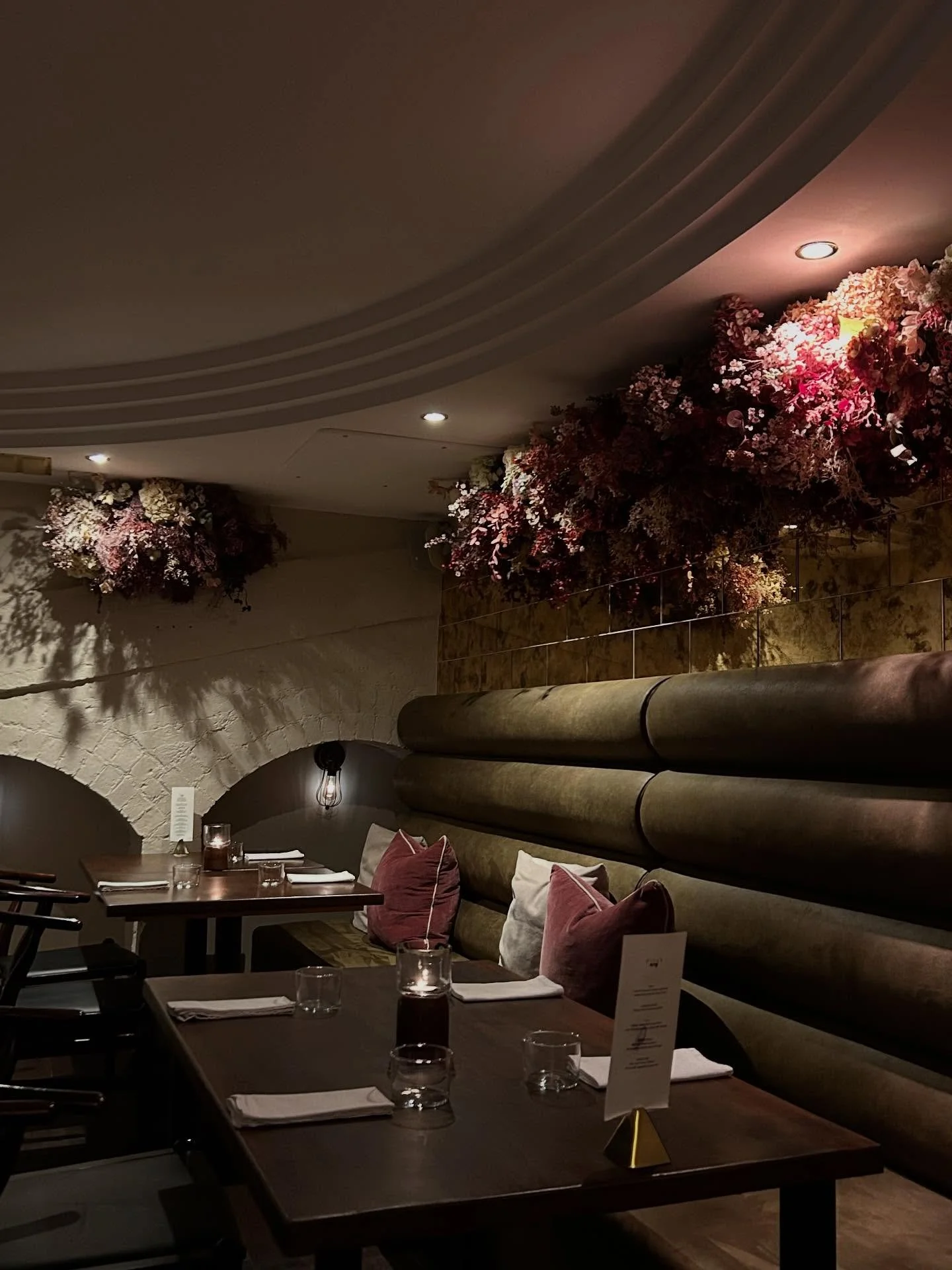 Dilsk! October best has landed and we headed to Dilsk for their &pound;35 per person four courser and it was INCREDIBLE. We were absolutely blown away, we ate every single last molecule! Beautiful interior decor, perfect service, and even better food