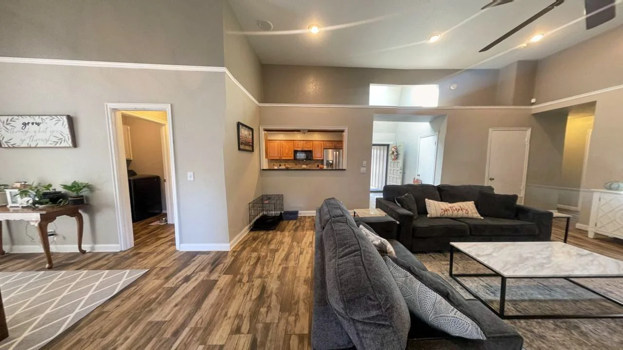 501 Meadow Ridge Cir 