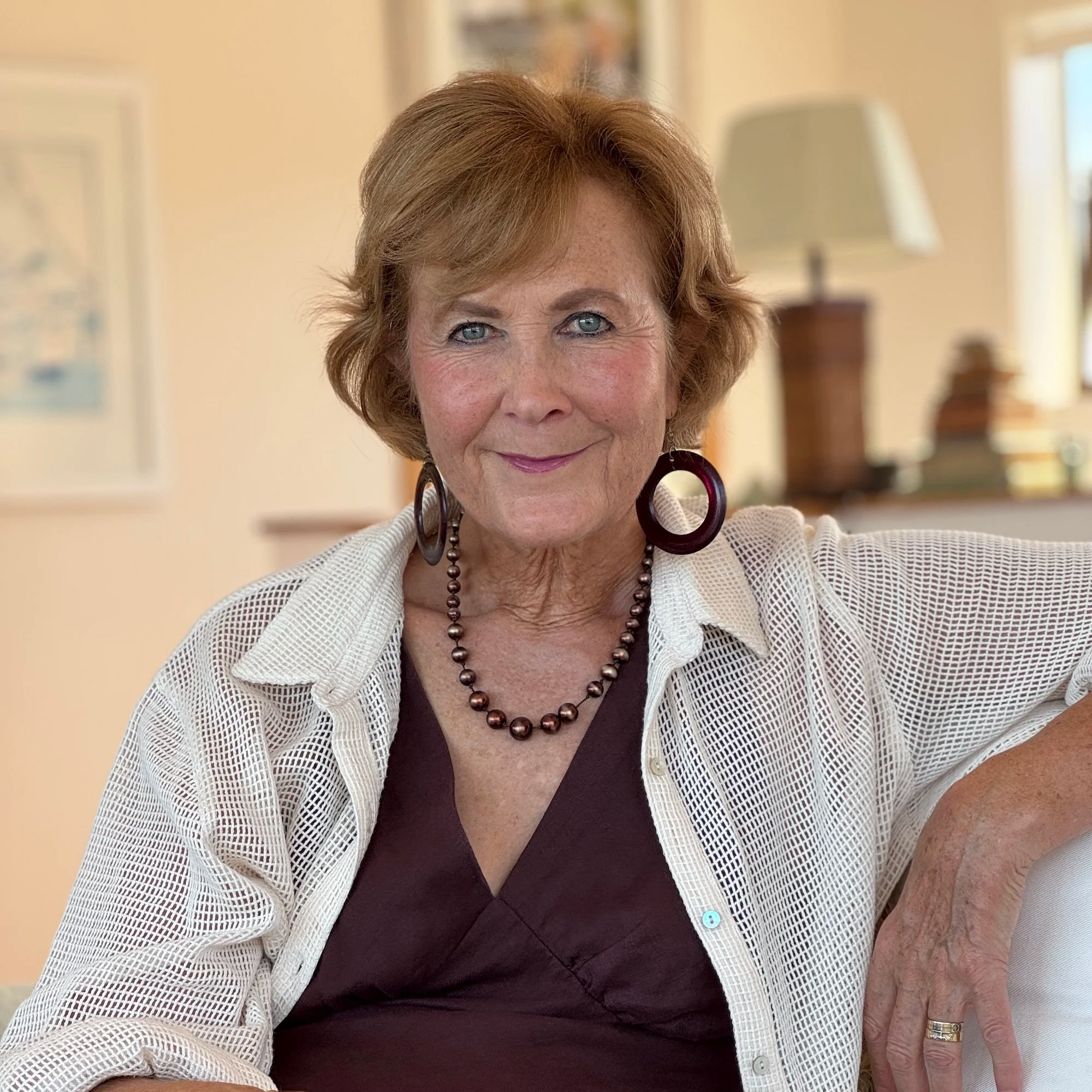 Dr Angelika Halstead