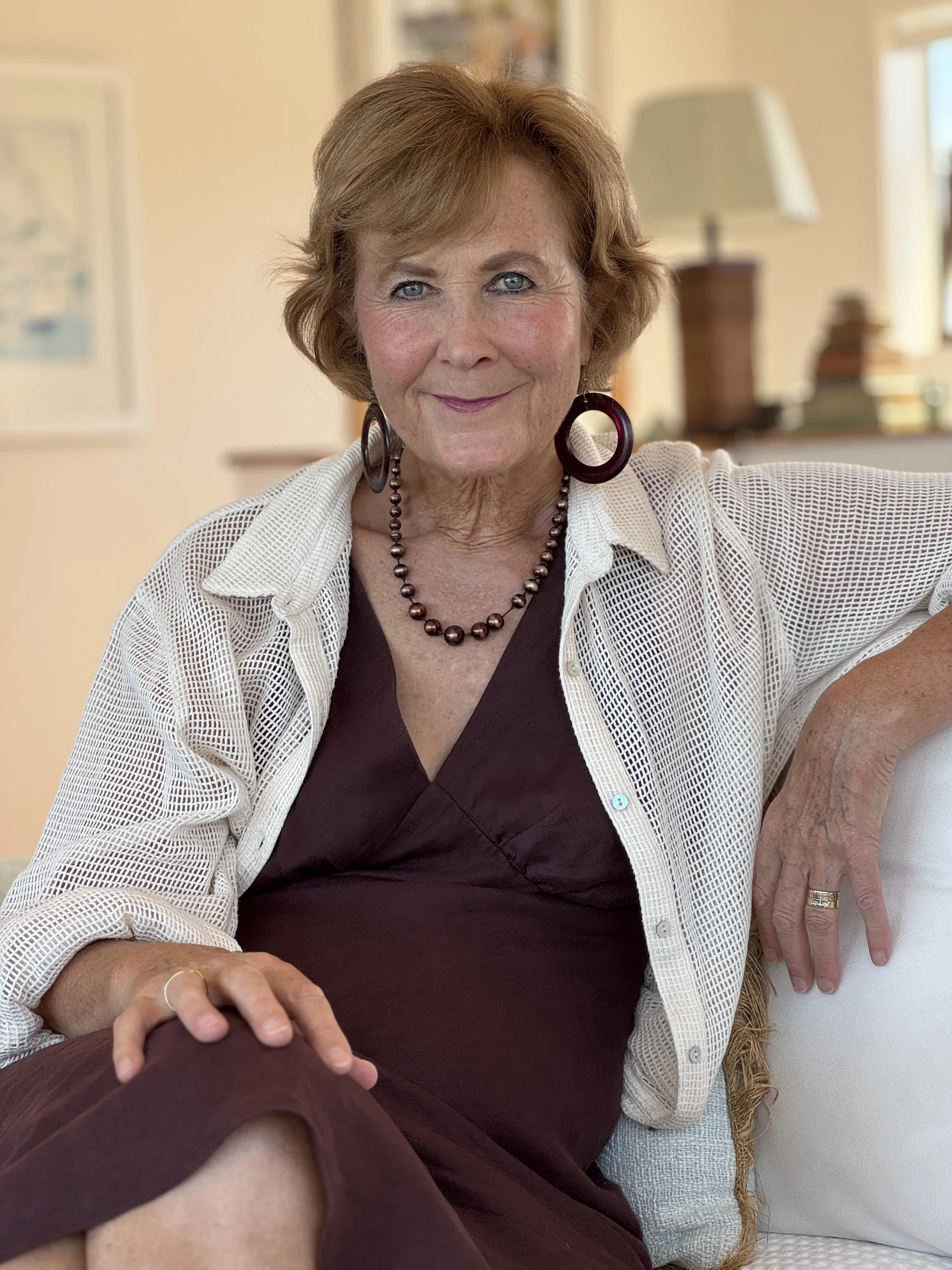 Dr Angelika Halstead