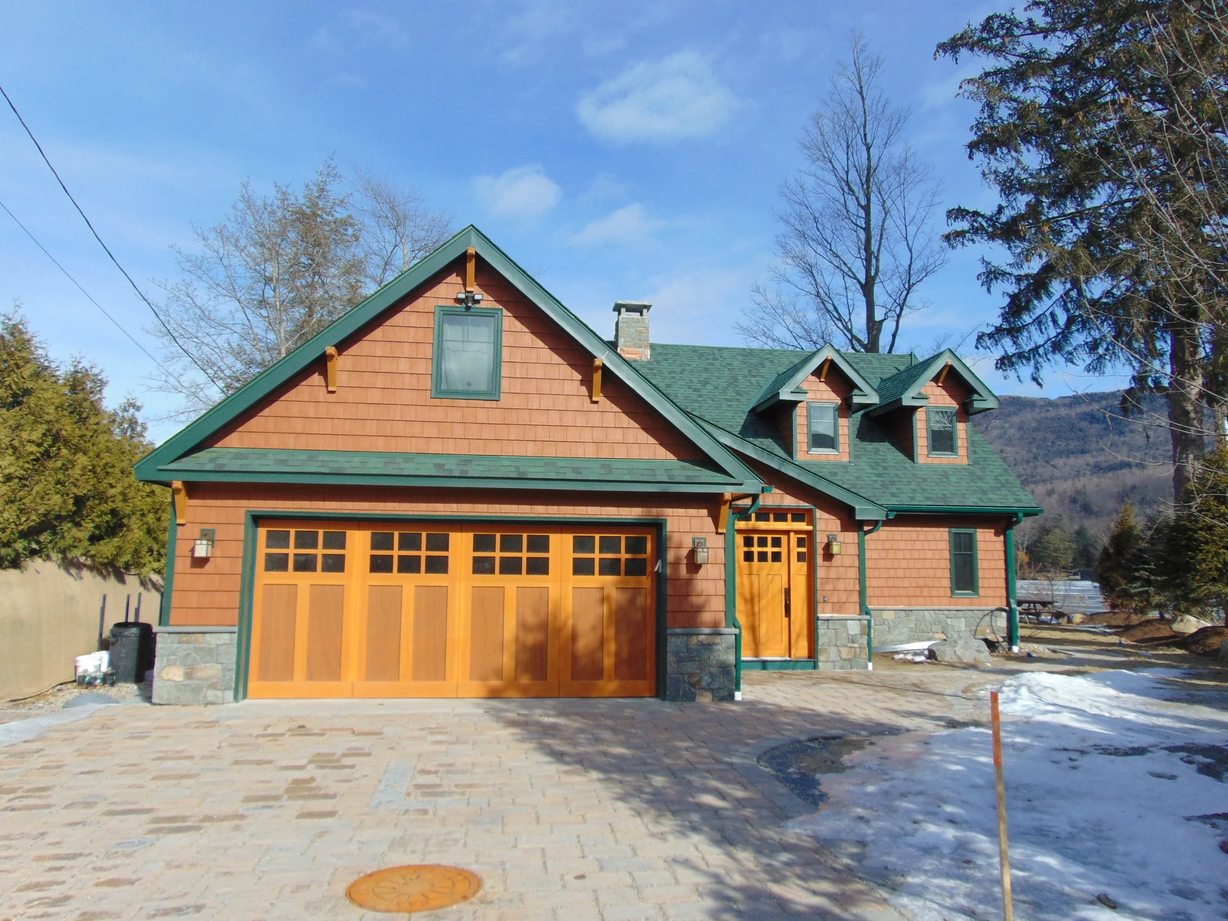 NC37_Brown_Lakeside_Luxury_Home.jpg