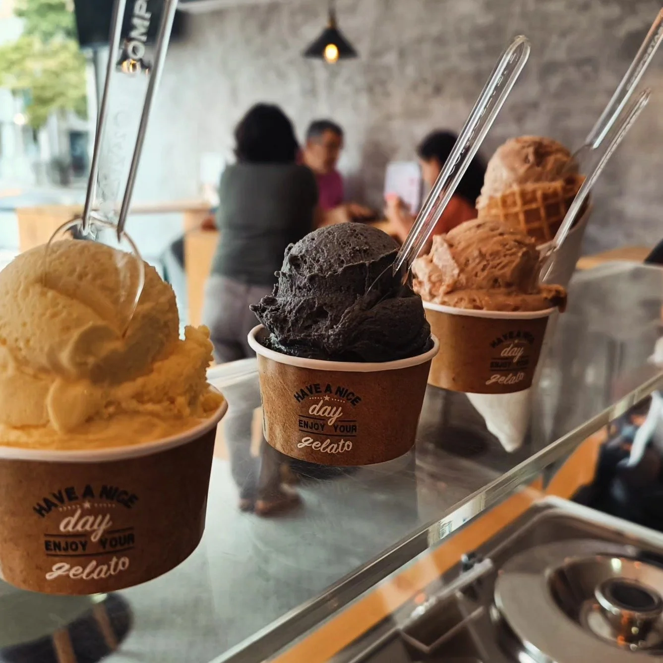 Um dia cheio de sabores incr&iacute;veis 😋

#gelados #porto #icecream #portugal #crepes #nutella #icecreamlover #gelataria #cidademaia #sobremesa #amigos #familia #waffles #panquecas #milkshake #nespresso #fyp #cidadedamaia #gelatariaitaliana