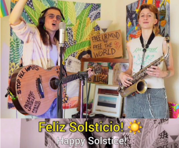 Stevoo Hide and Luan Luan performing Ciao Manu Chao live in their Brighton living room