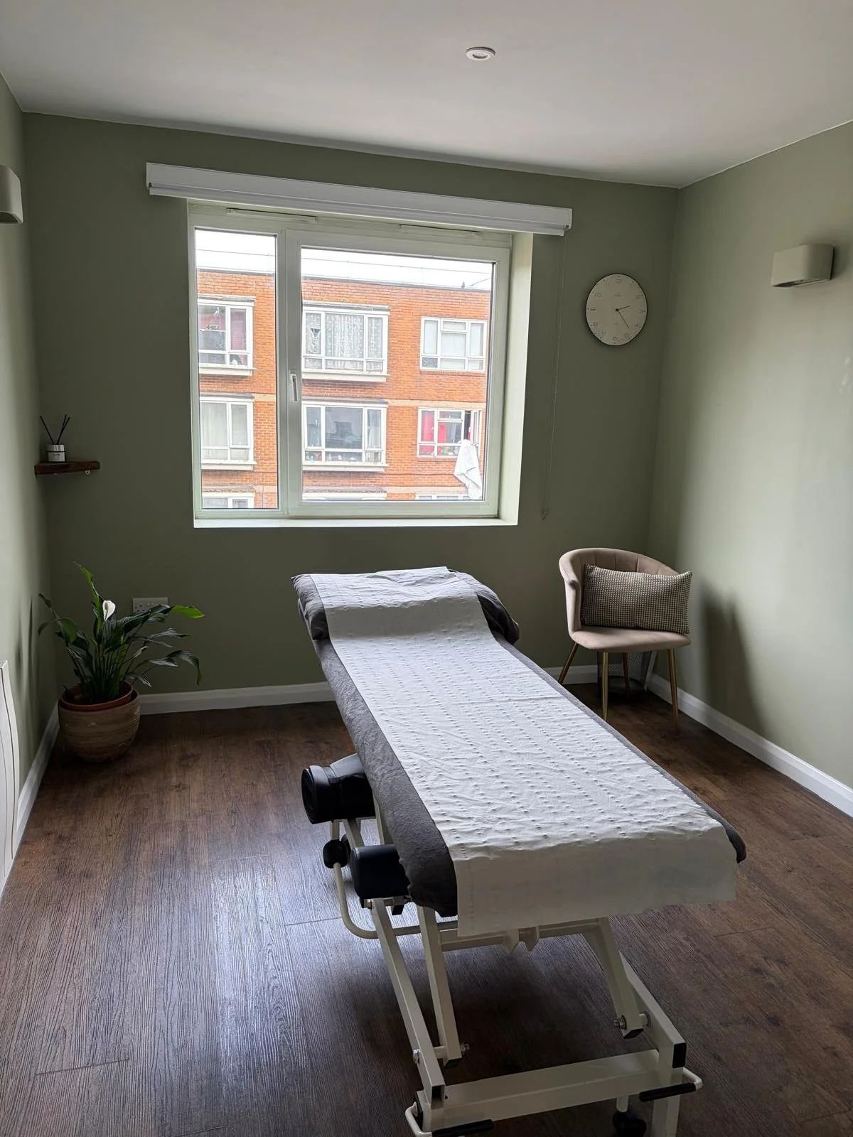 Private treatment room at SWL Male Grooming Brighton at Brighton Therapy Rooms 10 Fleet Street near Brighton Station