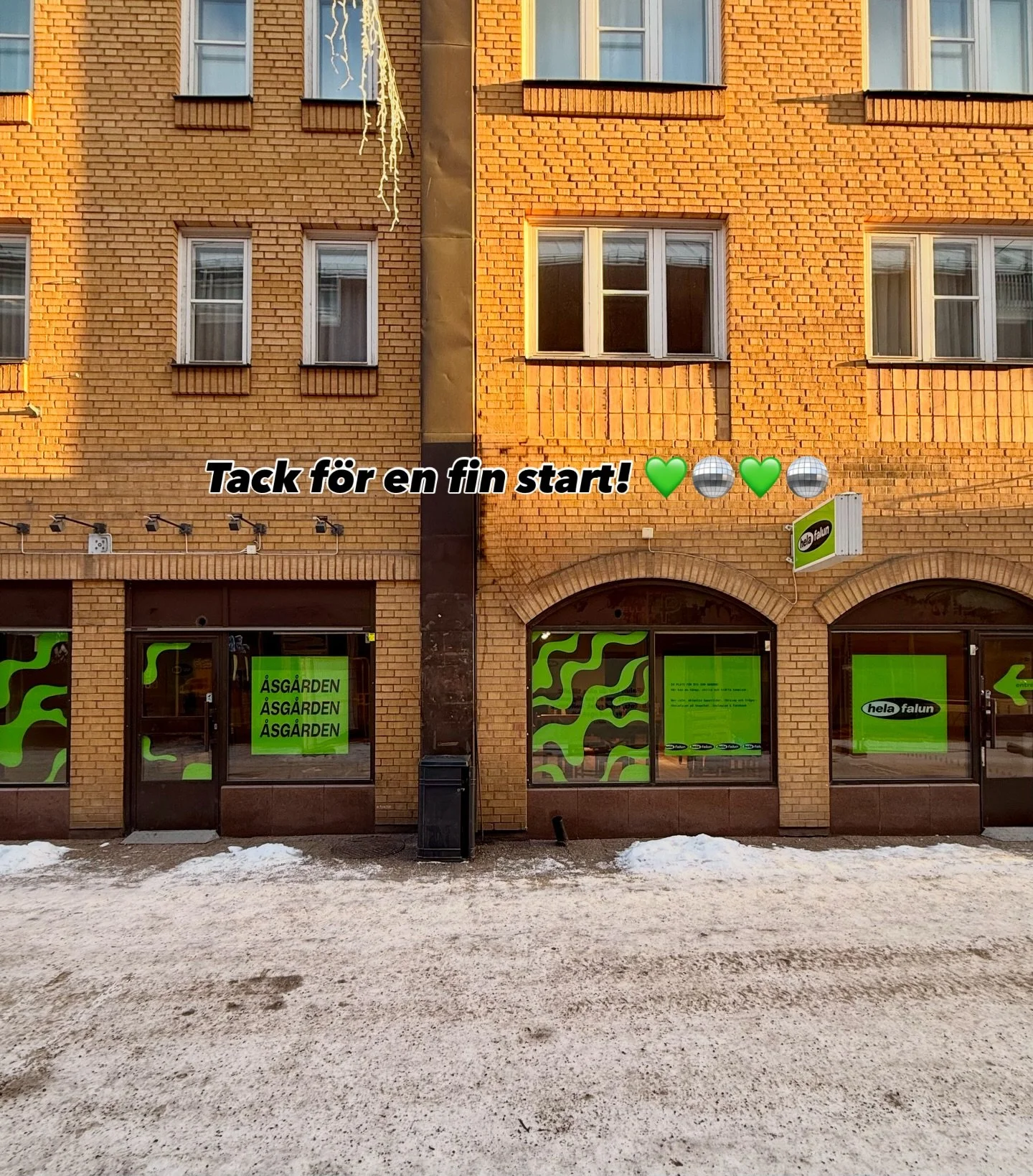 Vilken fantastisk start vi haft p&aring; &Aring;sg&aring;rden! Tv&aring; veckor d&auml;r vi haft &ouml;ppet tis-l&ouml;r och mellan 14-35 ungdomar p&aring; plats varje kv&auml;ll 🪩 Tack till alla ungdomar som bidrar till att detta redan &auml;r en f