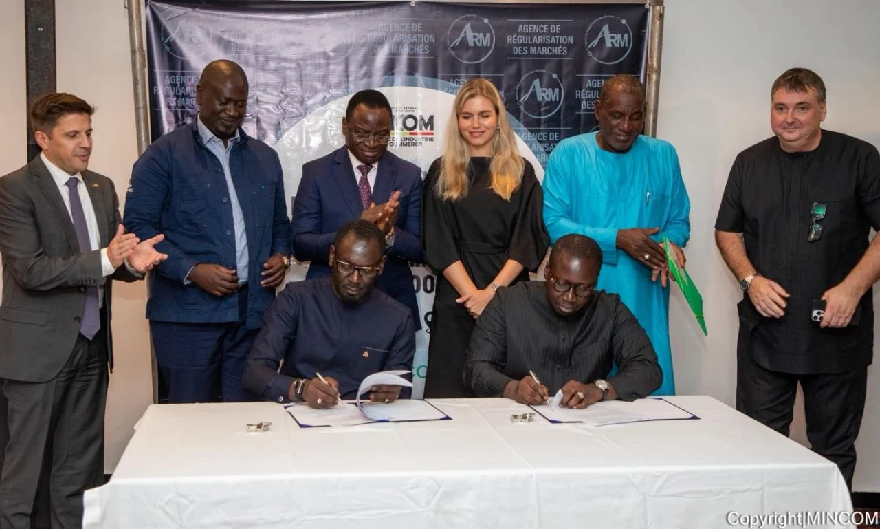 MOU between the Ministry of Industry and Trade and Agricool to build cold storage in Niayes, Senegal.