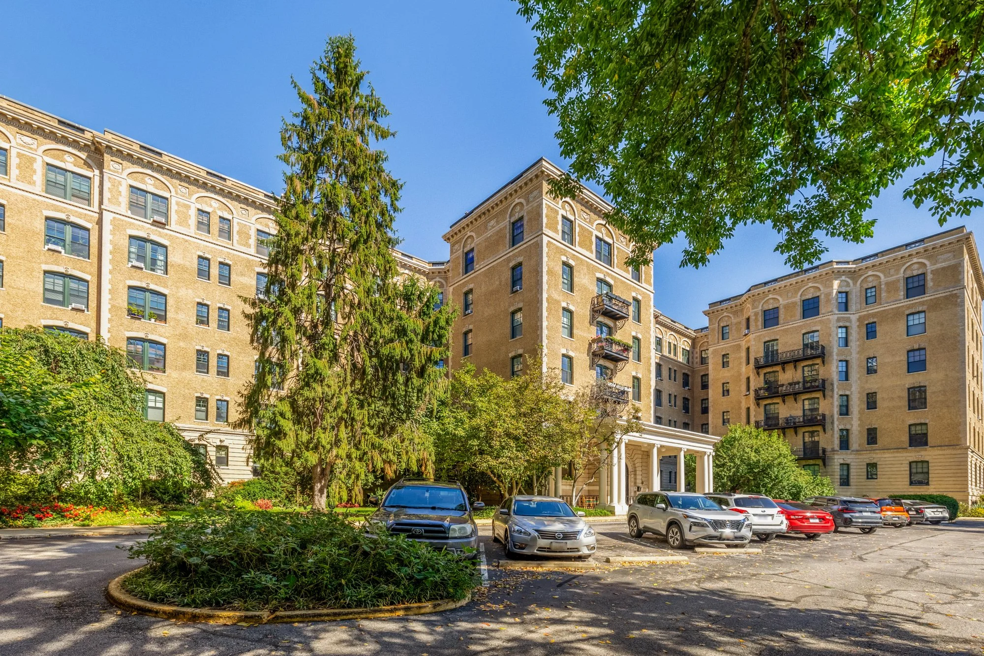 2853 Ontario Rd NW 423-0005.jpg