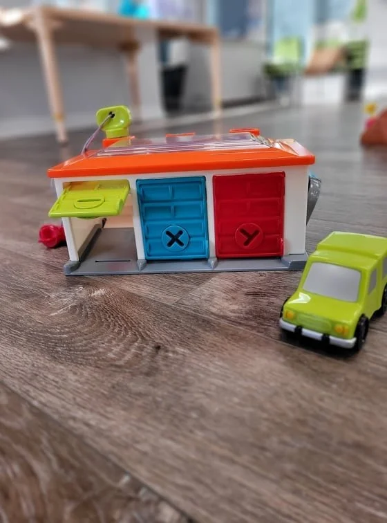 IM23 Battat Lock and Key Garage
