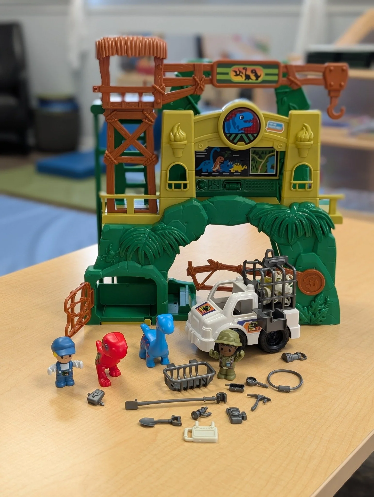 IM48-Dinosaur Play Set
