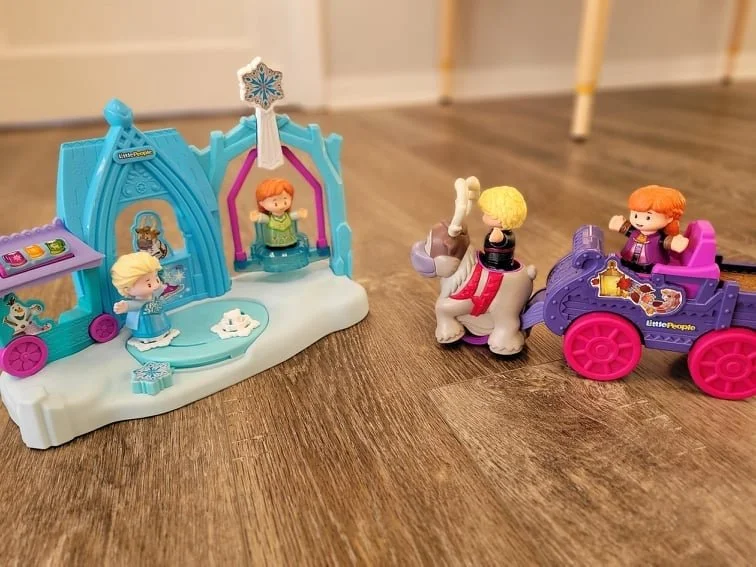 IM21 Fisher Price Little People Frozen Set