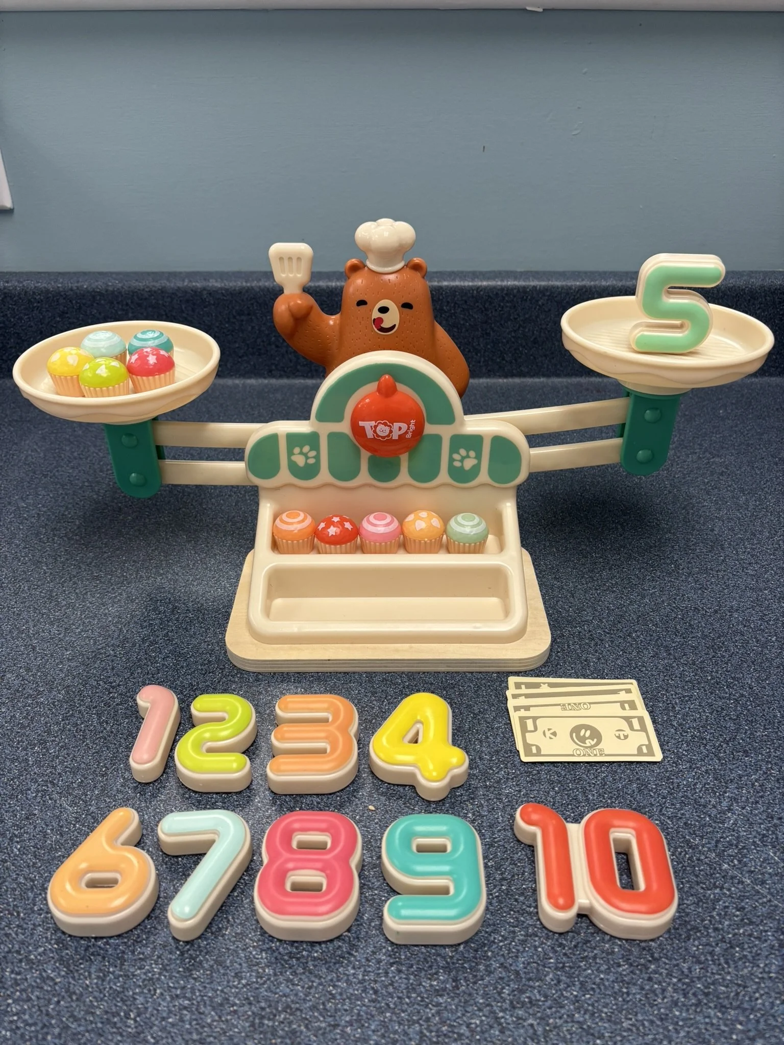 E37-Math & Logic Yummy Bear Scale