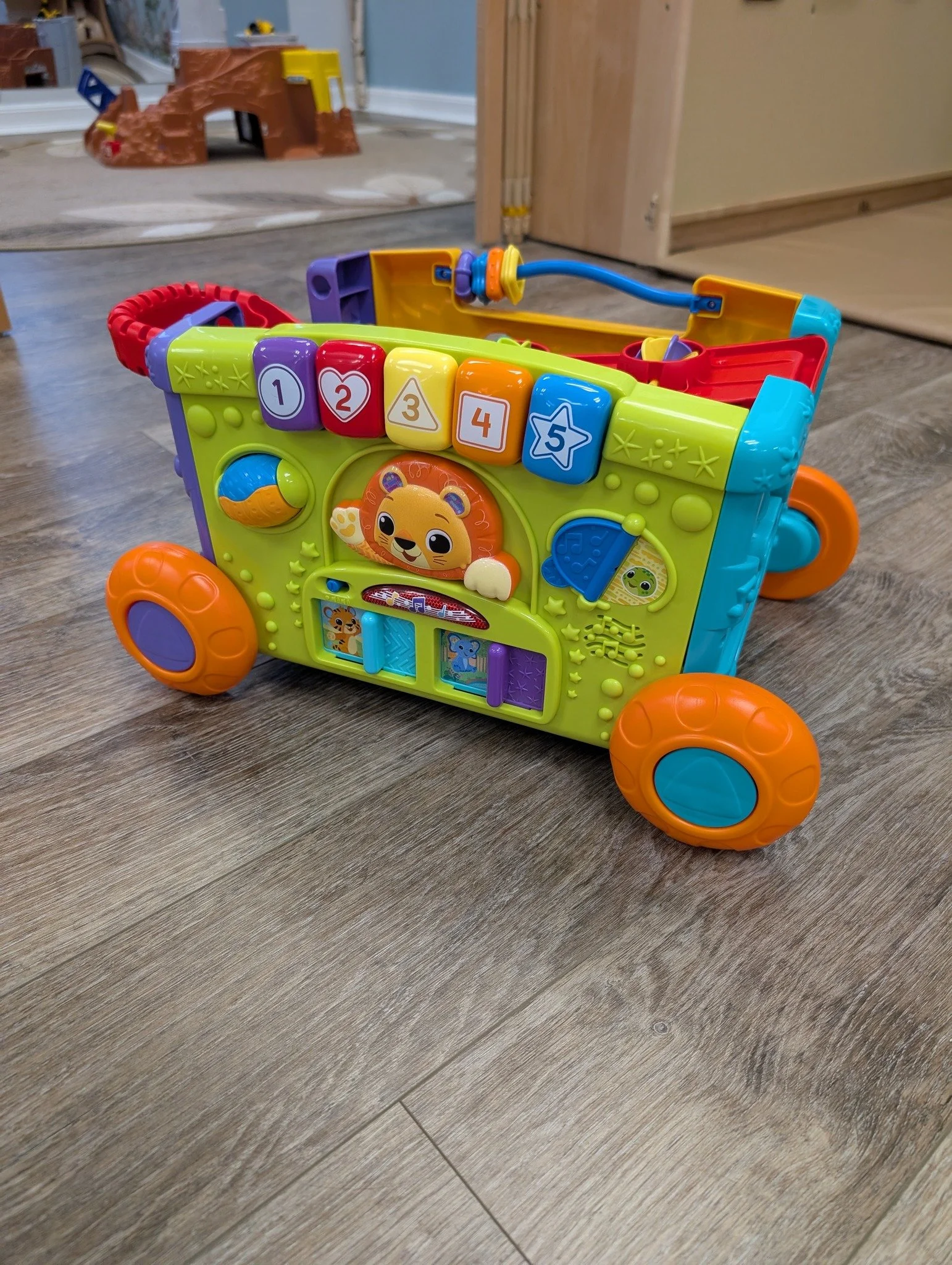 E42-VTech Learning Wagon