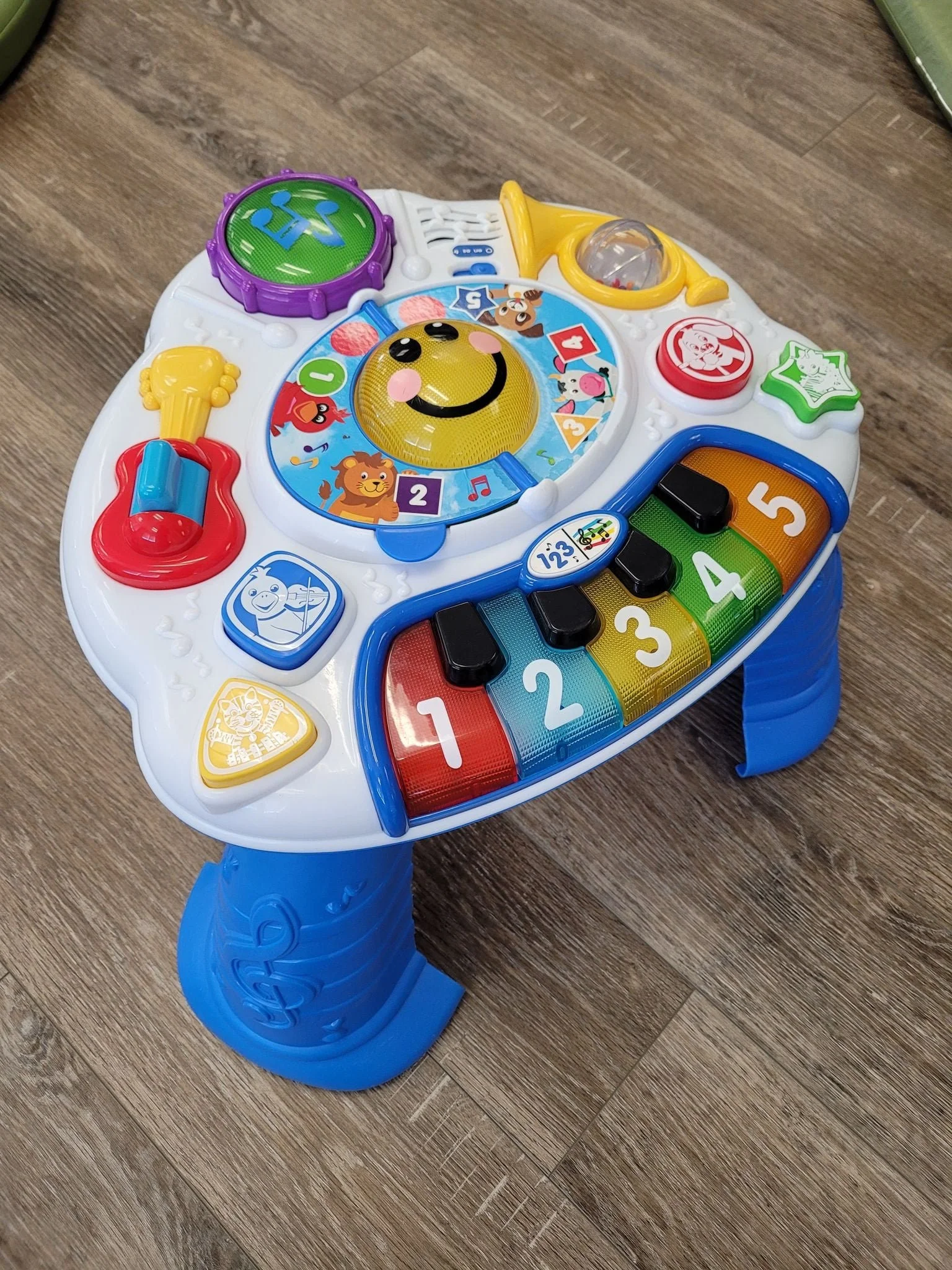 E10-Baby Einstein Discovering Music Activity Table