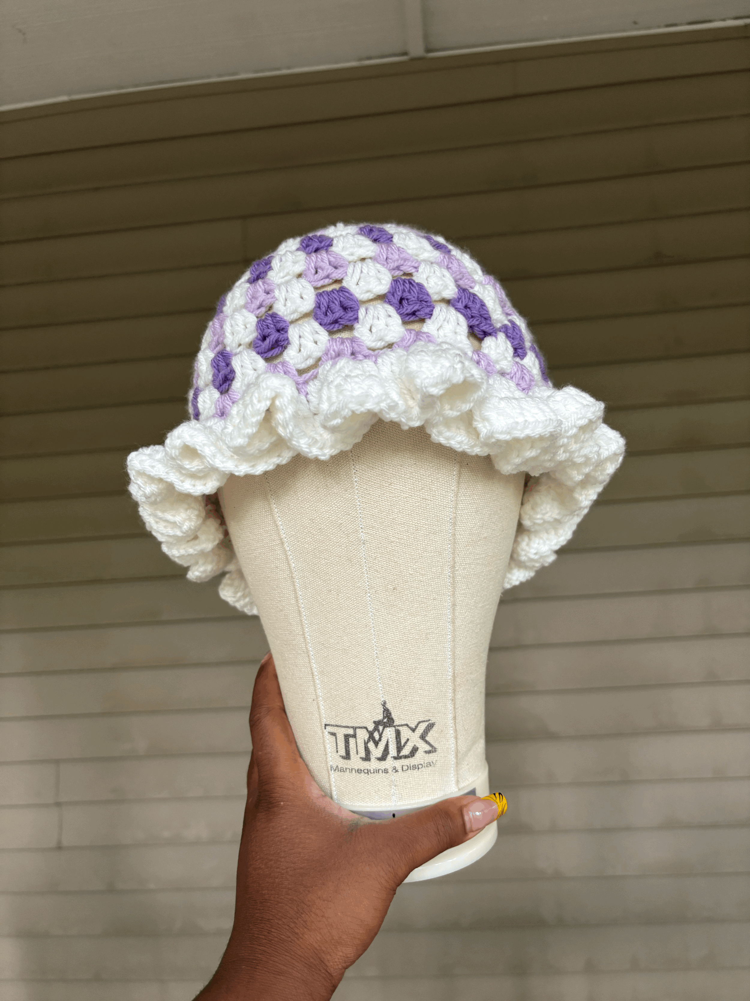 Two toned purple ruffle hat