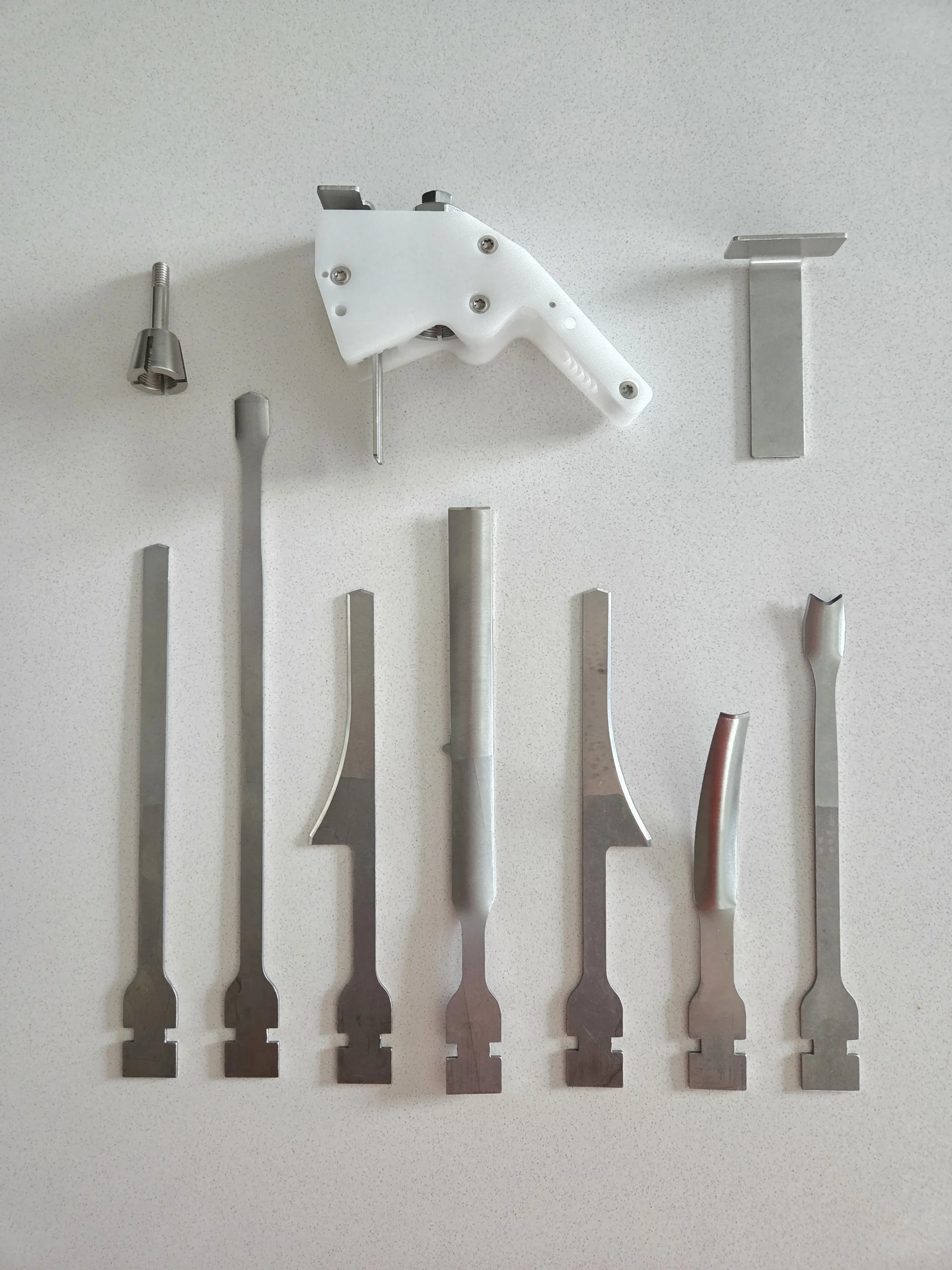 Wright-Out Hip Stem Extractor Guide Block and Osteostome Blade Kit