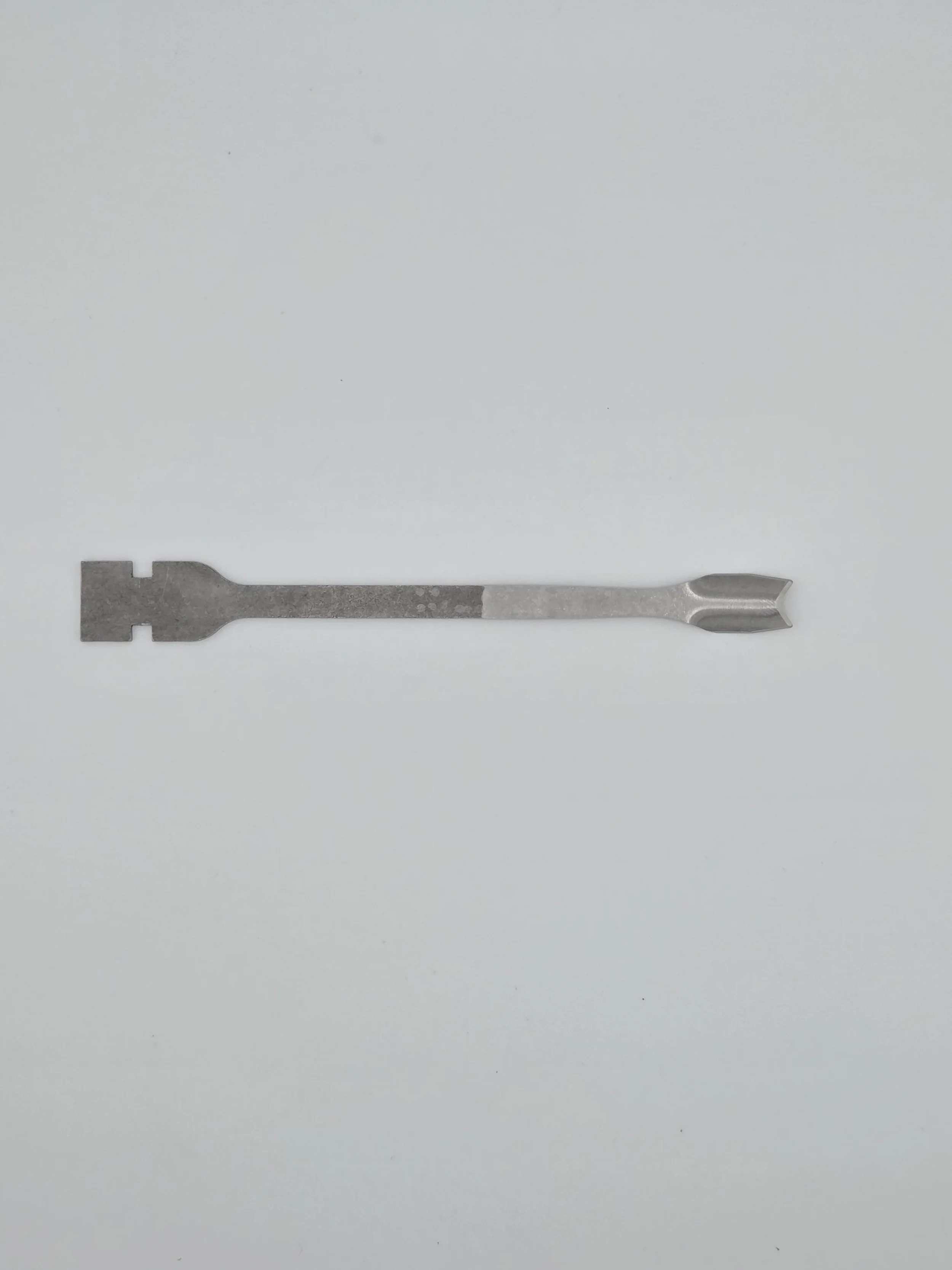 Wright-Out Hip Stem Extractor Flexible Medial Calcar Blade (View 2)