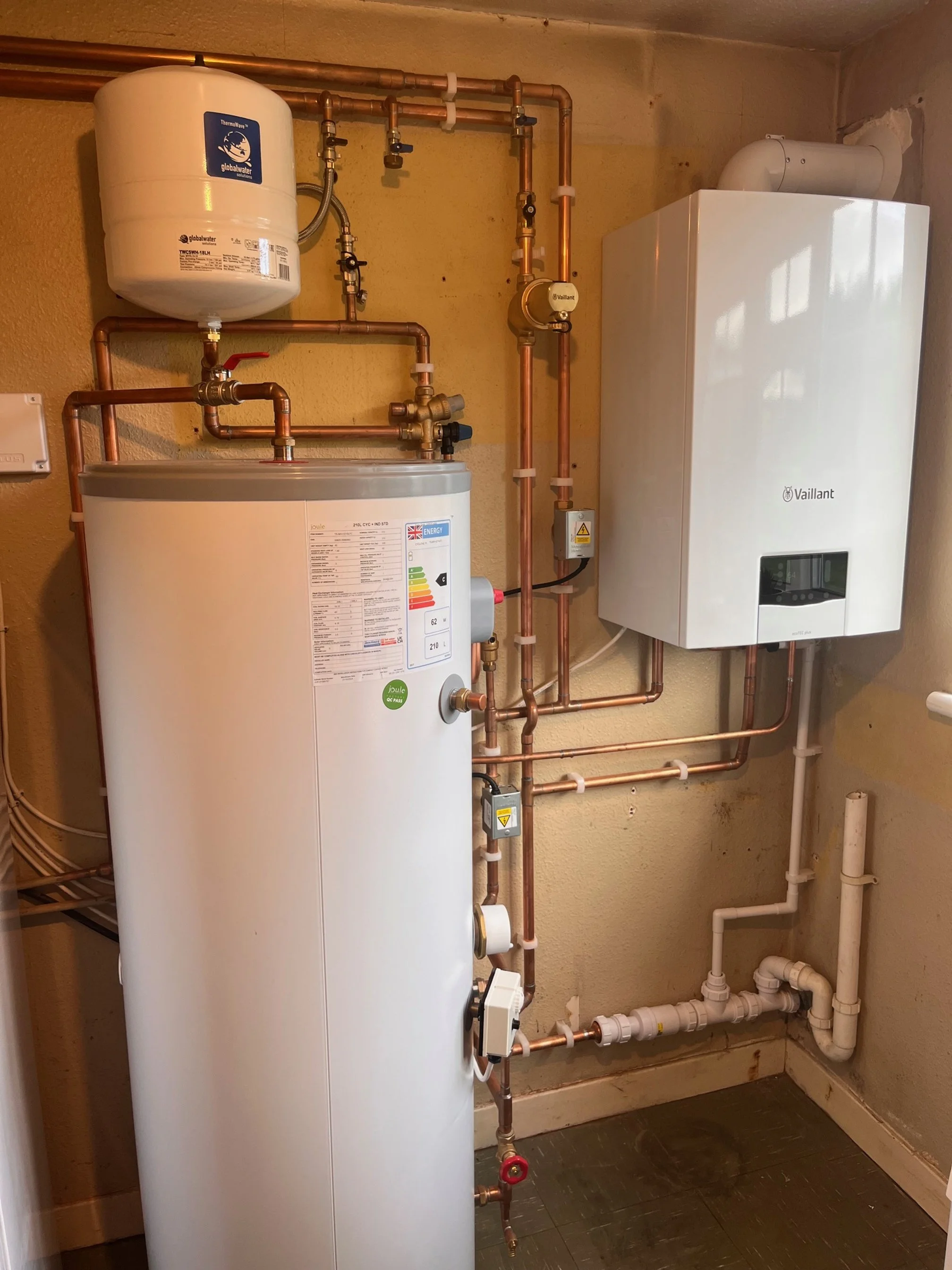 System boiler and unvented hot water cylinder 