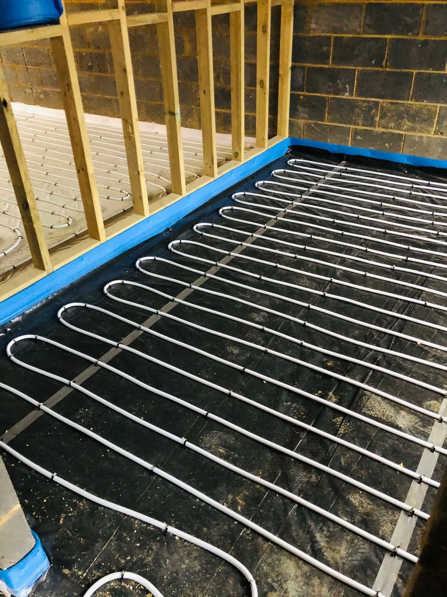 Underfloor heating installation