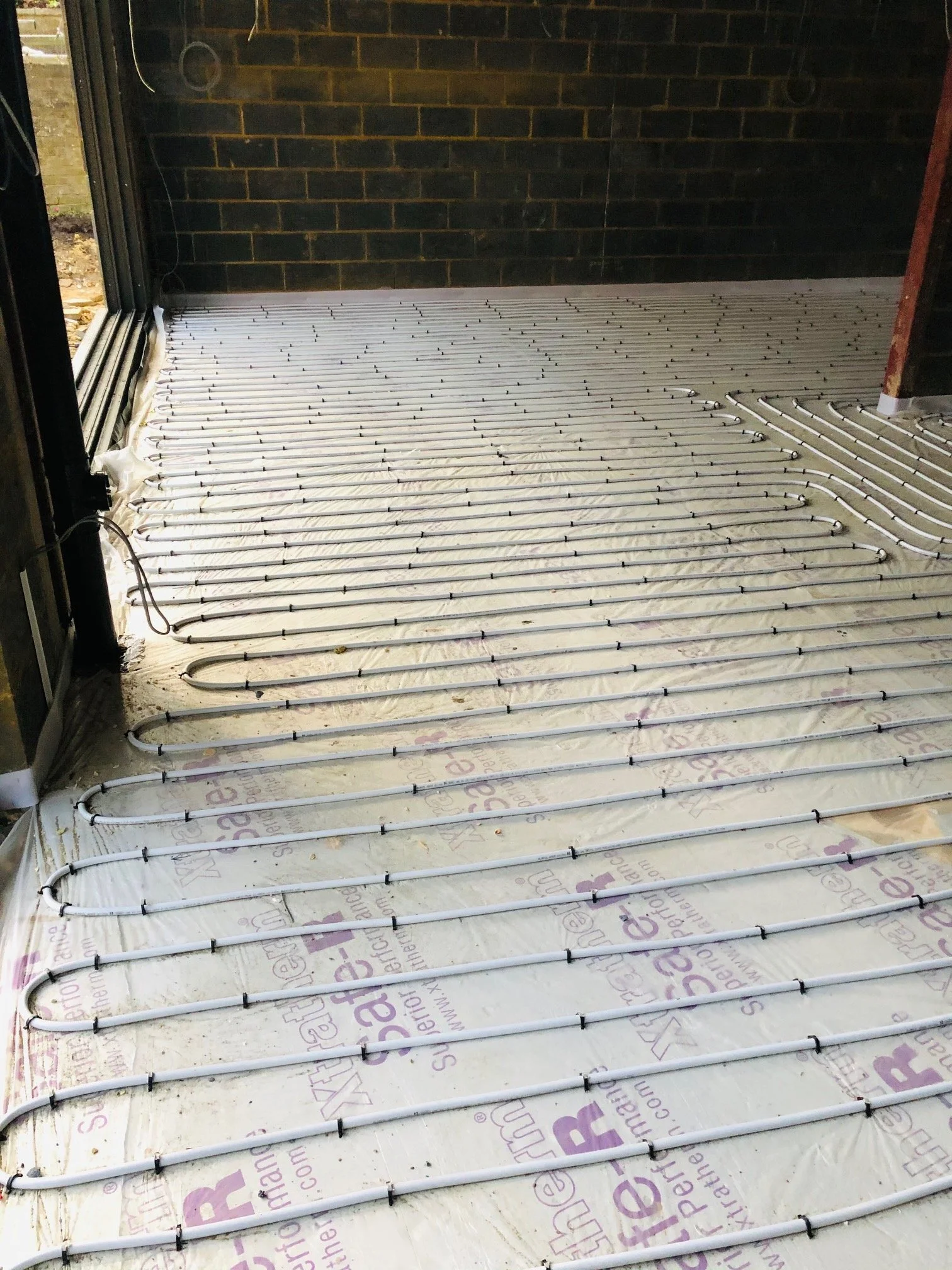 Underfloor heating installation