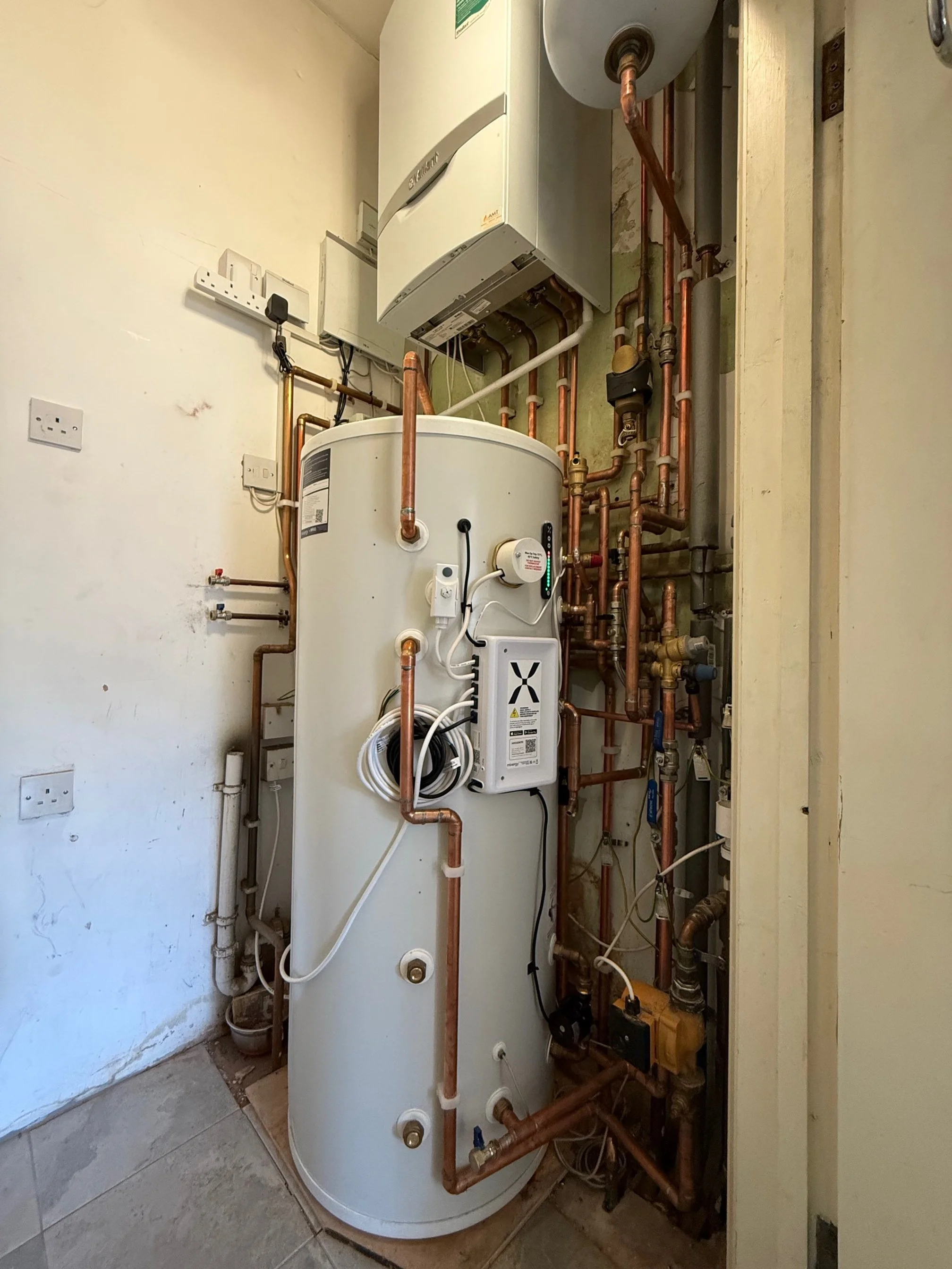 Mixergy hot water cylinder installation