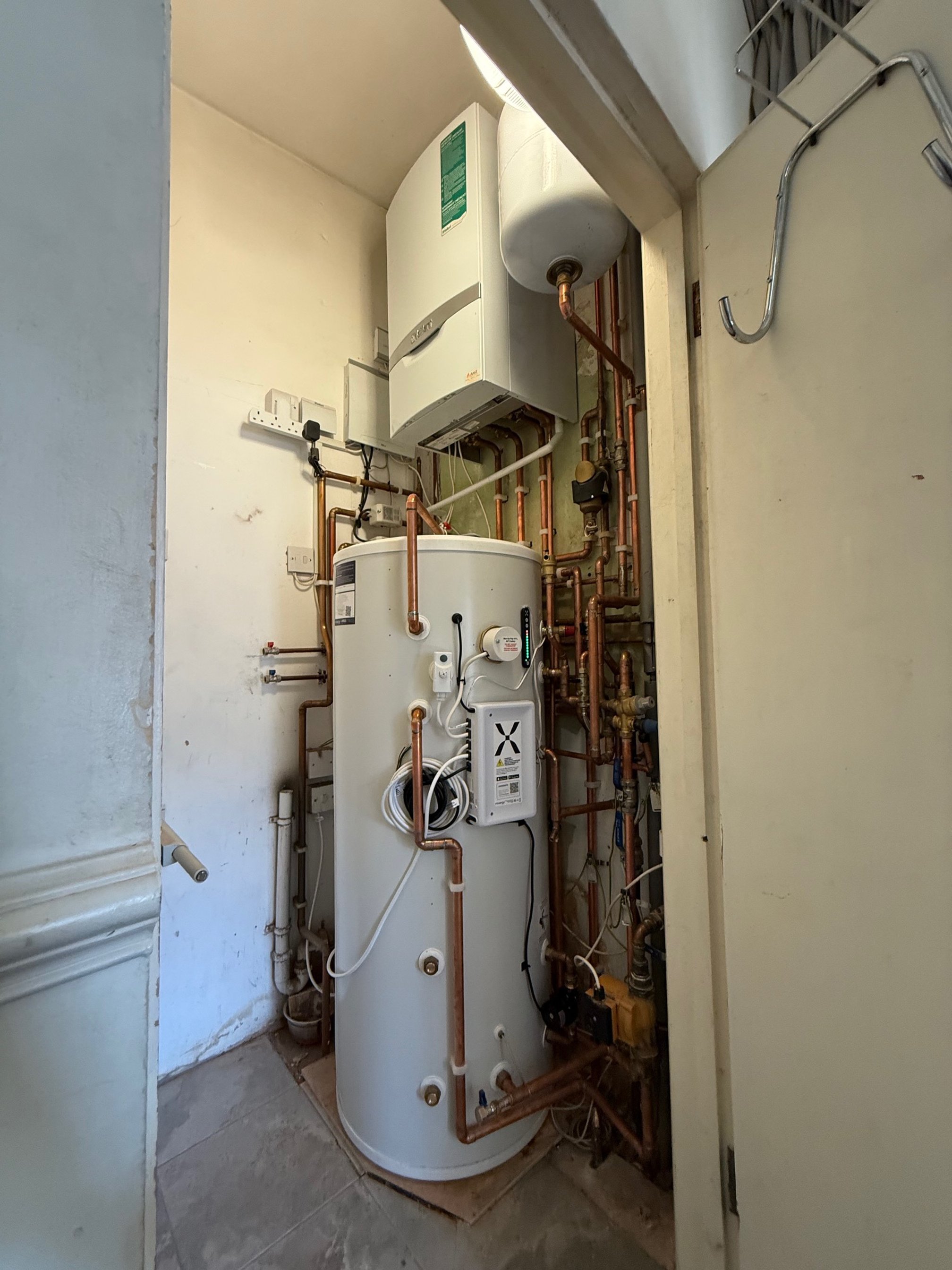 Mixergy hot water cylinder installation