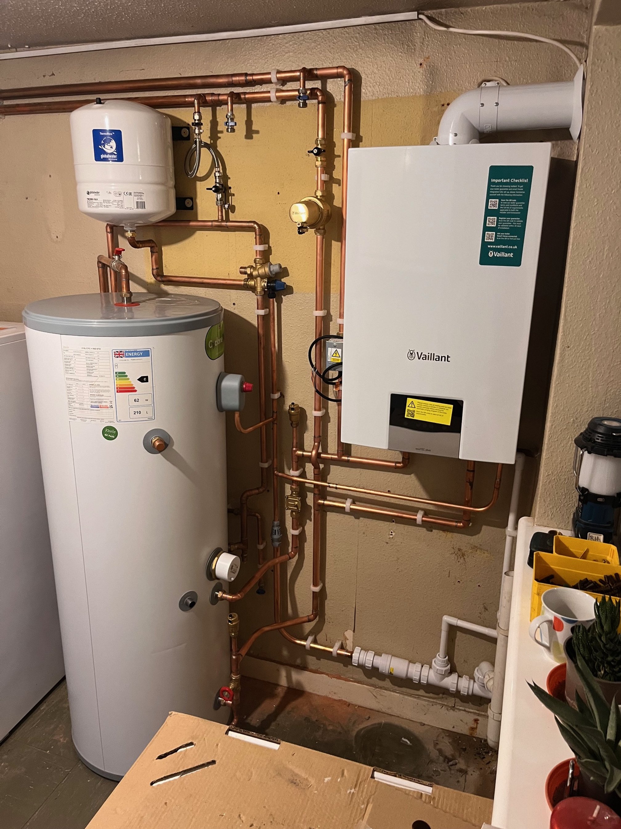 System boiler and unvented hot water cylinder 