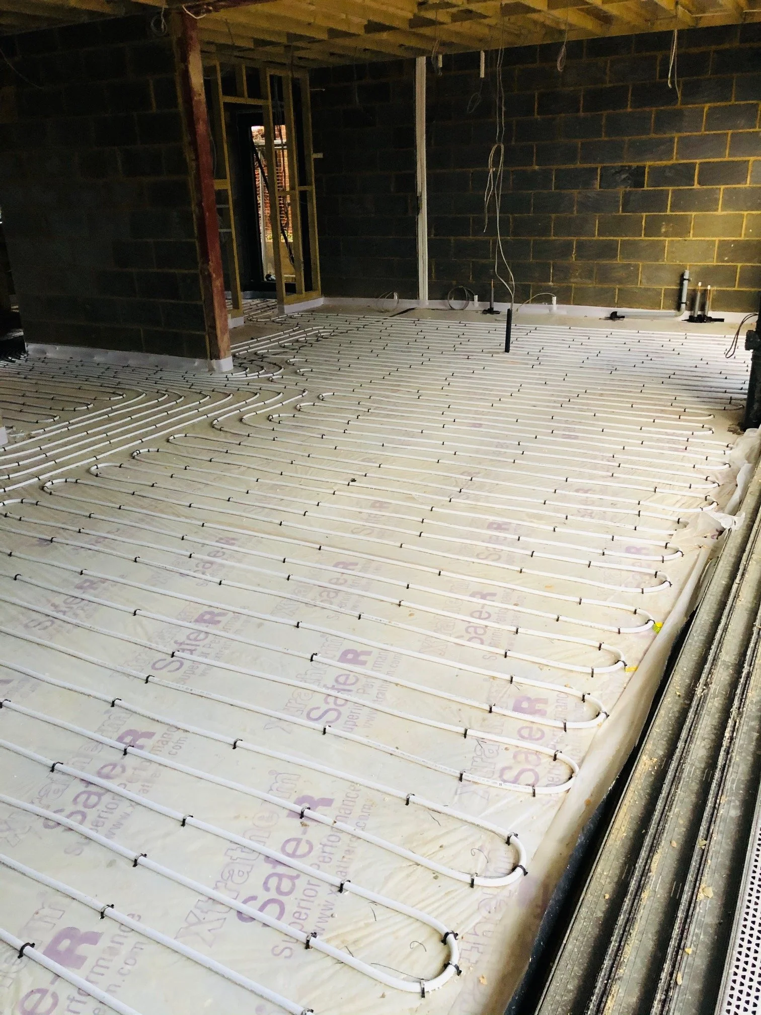 Underfloor heating installation