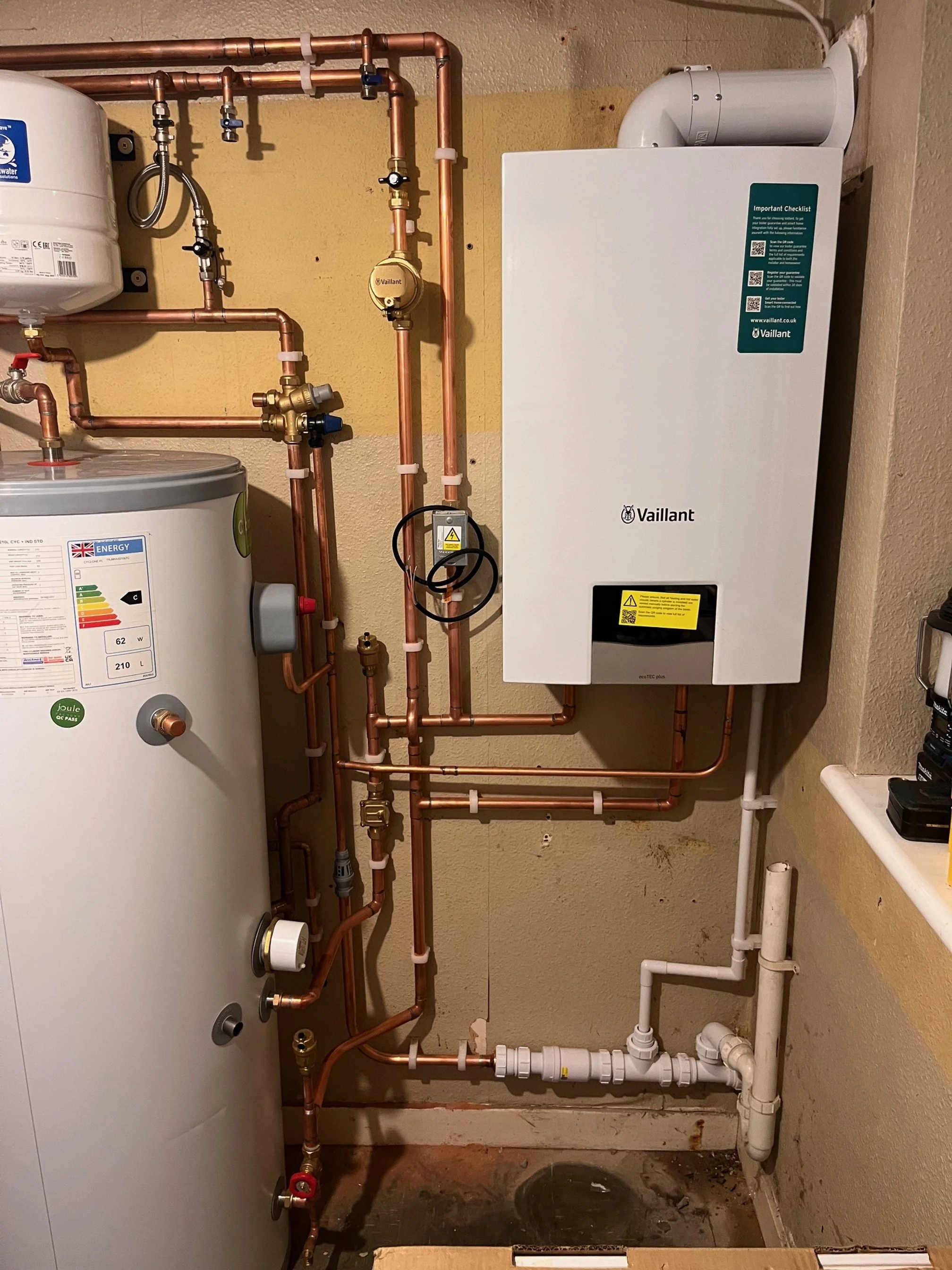 System boiler and unvented hot water cylinder 
