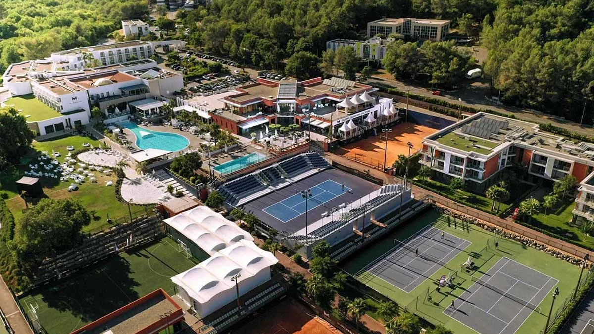 MOURATOGLOU INTERNATIONAL ACADEMY