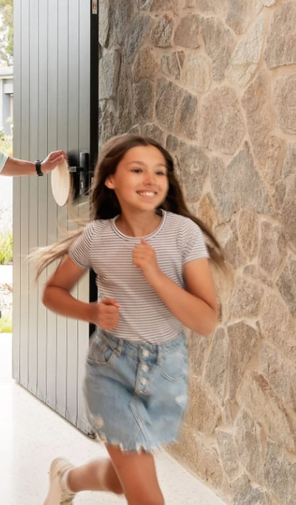 girl-running-in-house-kasija-model-glenlea-estate-photoshoot-advertisment