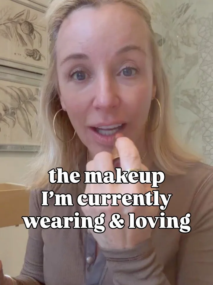 Comment ME and I&rsquo;ll message you the links to my favorite simple makeup routine ✨ 

.
.
.

#makeuproutine #makeupfavorites #midlifewomen #womenover50 #makeupover50