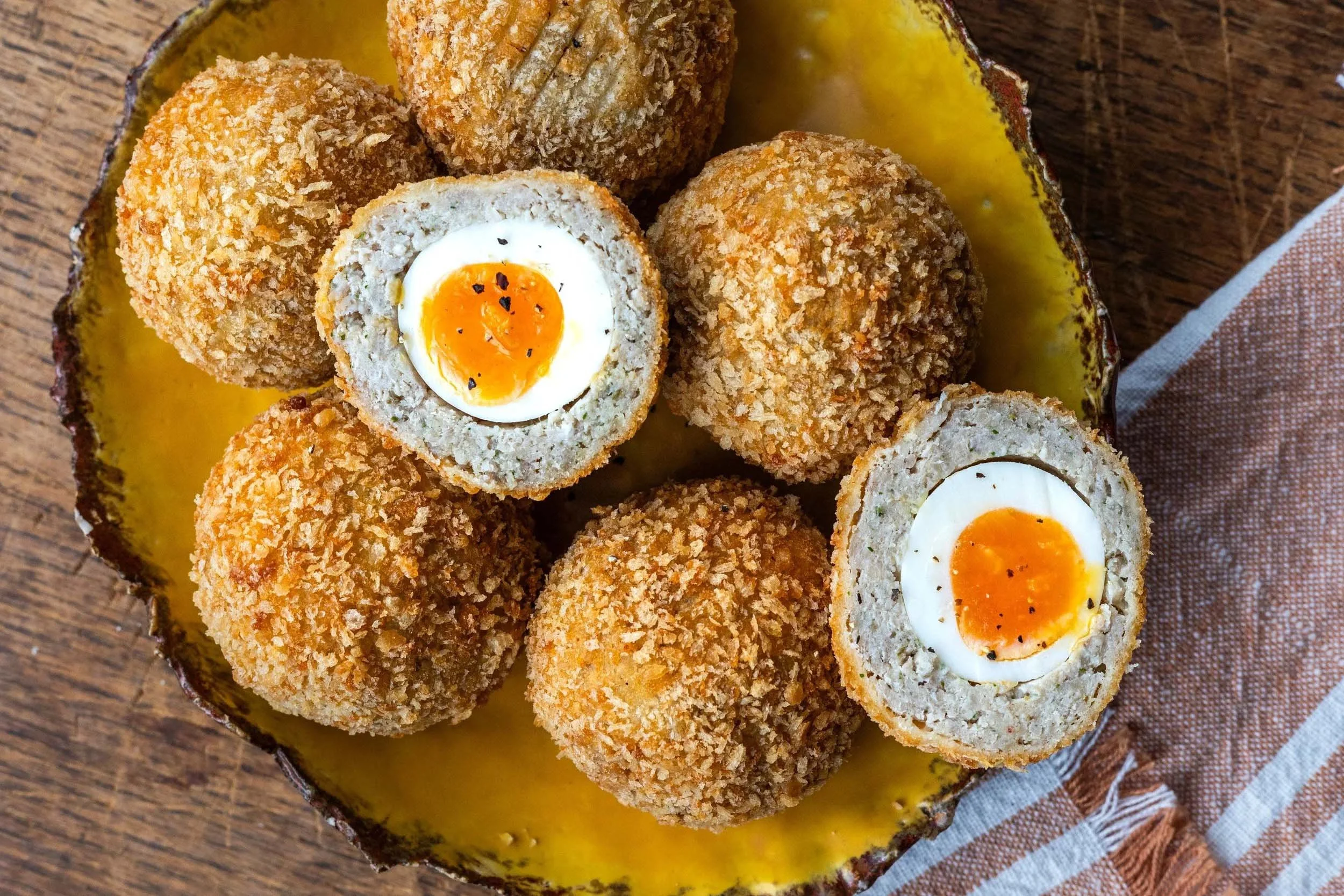 How to Enjoy Hettie Hen's Handcrafted British Scotch Eggs at Home