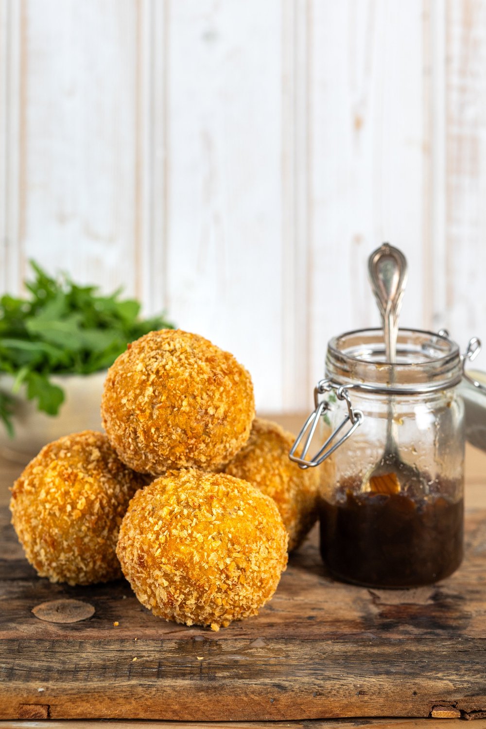 Hettie Hen Caramelised Red Onion Scotch Egg