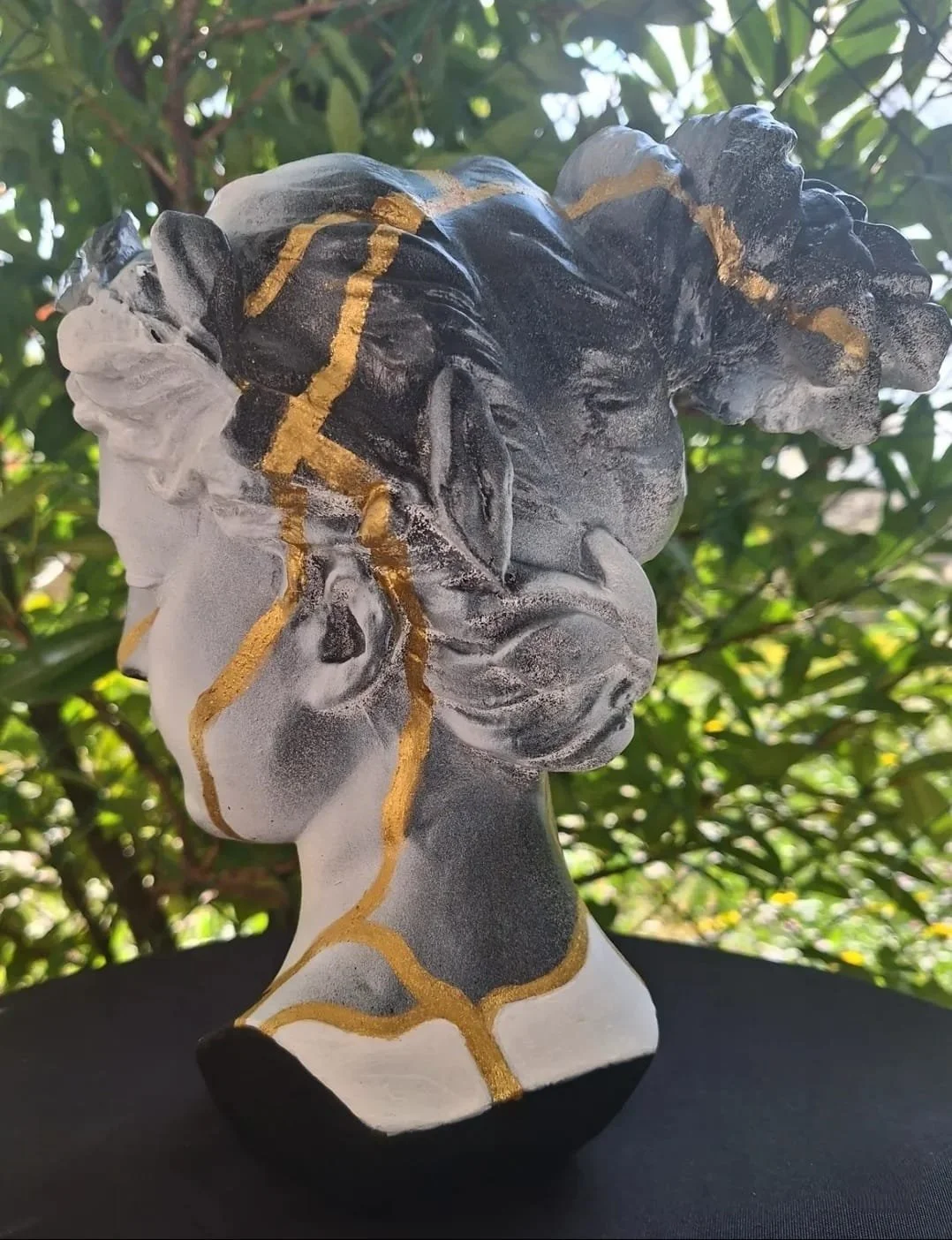 Sculpture Vénus Kintsugi (vue de profil)