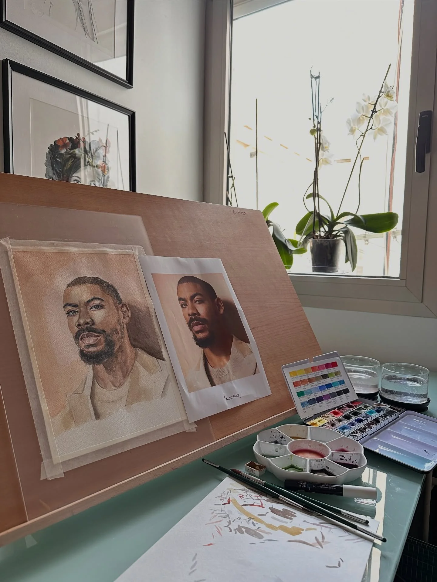 RETRATOS COMPLETOS
Como extra en Retrato Estelar de @almuruiz.art, tuvimos el reto de un joven negro.
Tiene varias dificultades: la piel m&aacute;s oscura, el pelo y la barba, el fondo.
Y de nuevo, confiar y dejarse llevar.

#acuarela #watercolour #r