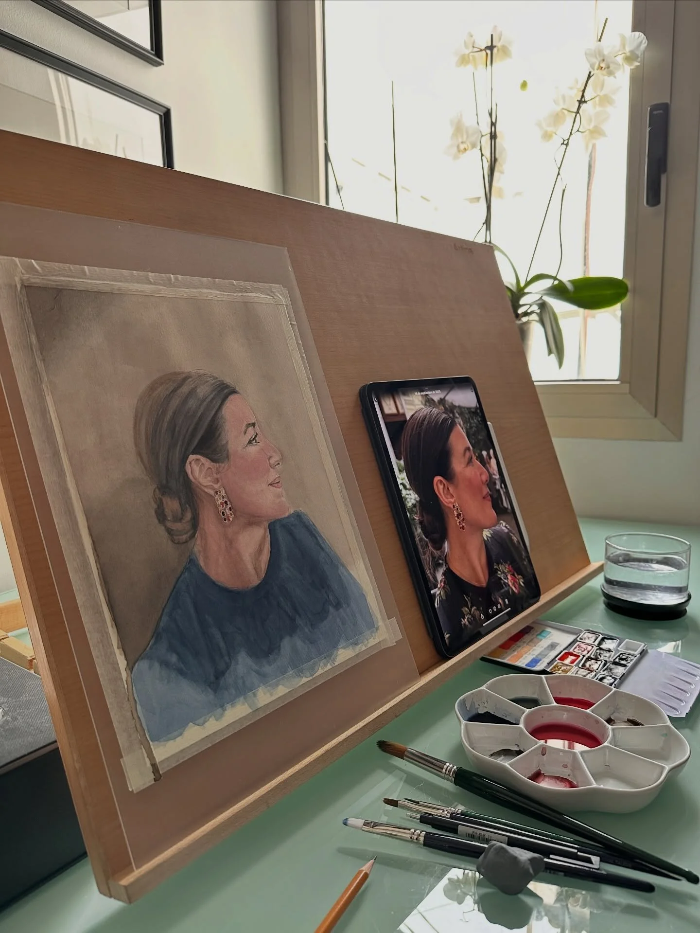 Making of
Jamie Beck
Esta acuarela me ha llevado varias semanas porque la empec&eacute; antes de acabar el curso con Almu Ruiz, as&iacute; que tiene reminiscencias de mi anterior acercamiento a la acuarela. Ahora la veo un poco r&iacute;gida.
Me lanc